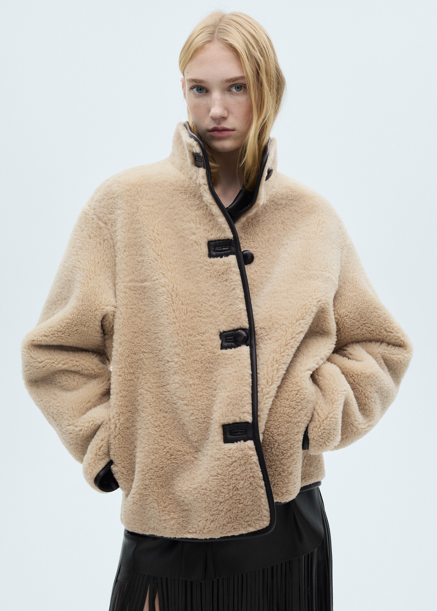 Short fur effect coat - Medium plane