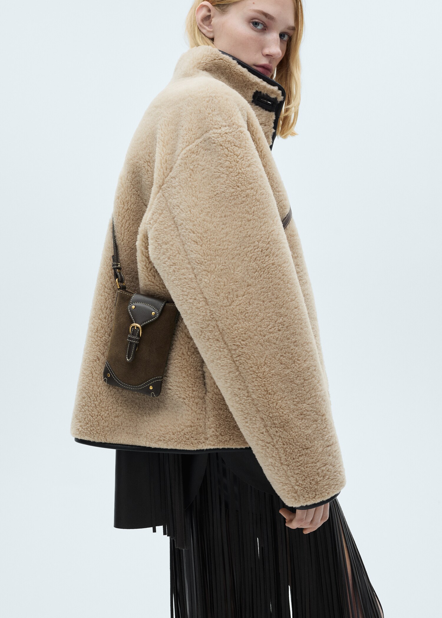 Short fur effect coat - Details of the article 2