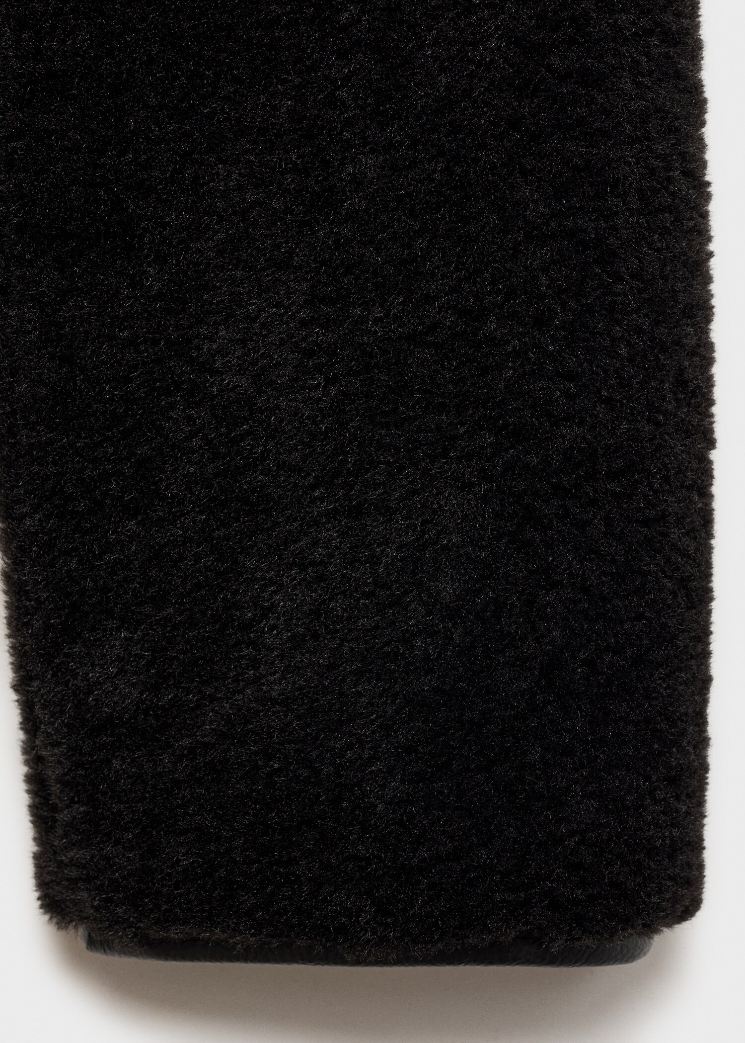 Short fur effect coat - Details of the article 0