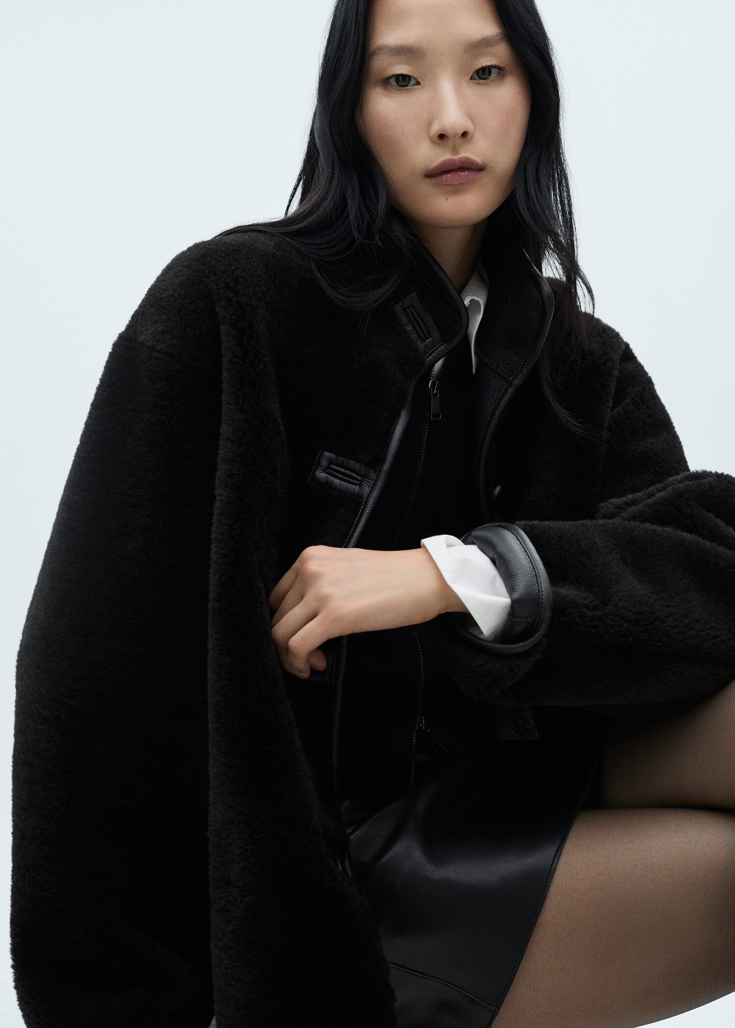 Short fur effect coat - Details of the article 1