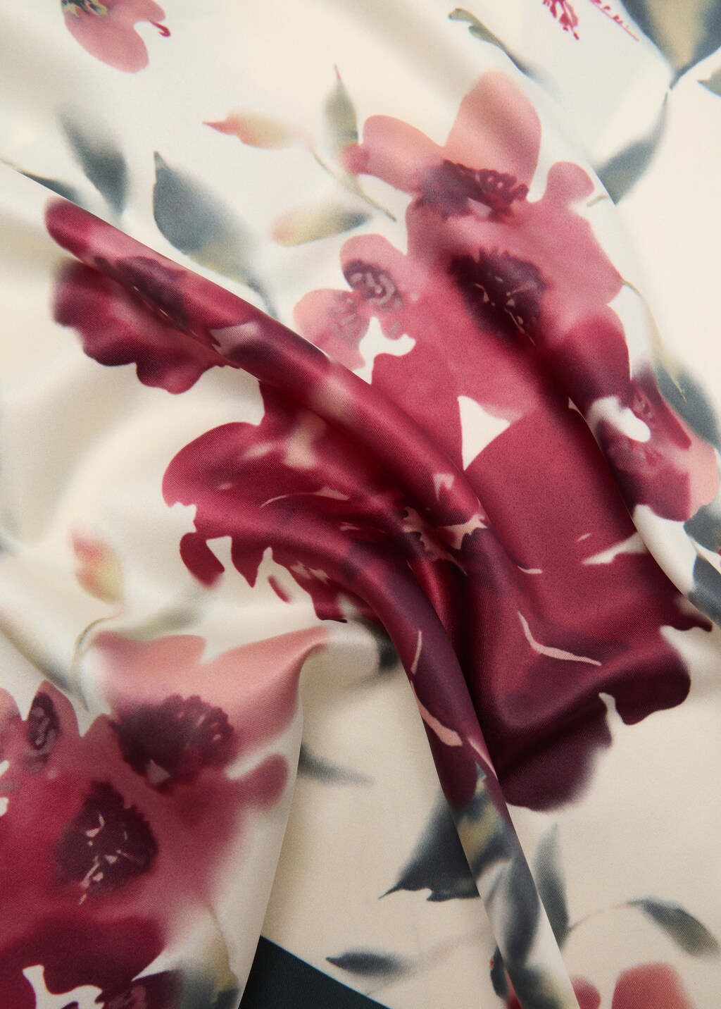 Blommig scarf - Dam | MANGO Sweden Blommig scarf - Dam | MANGO Sweden