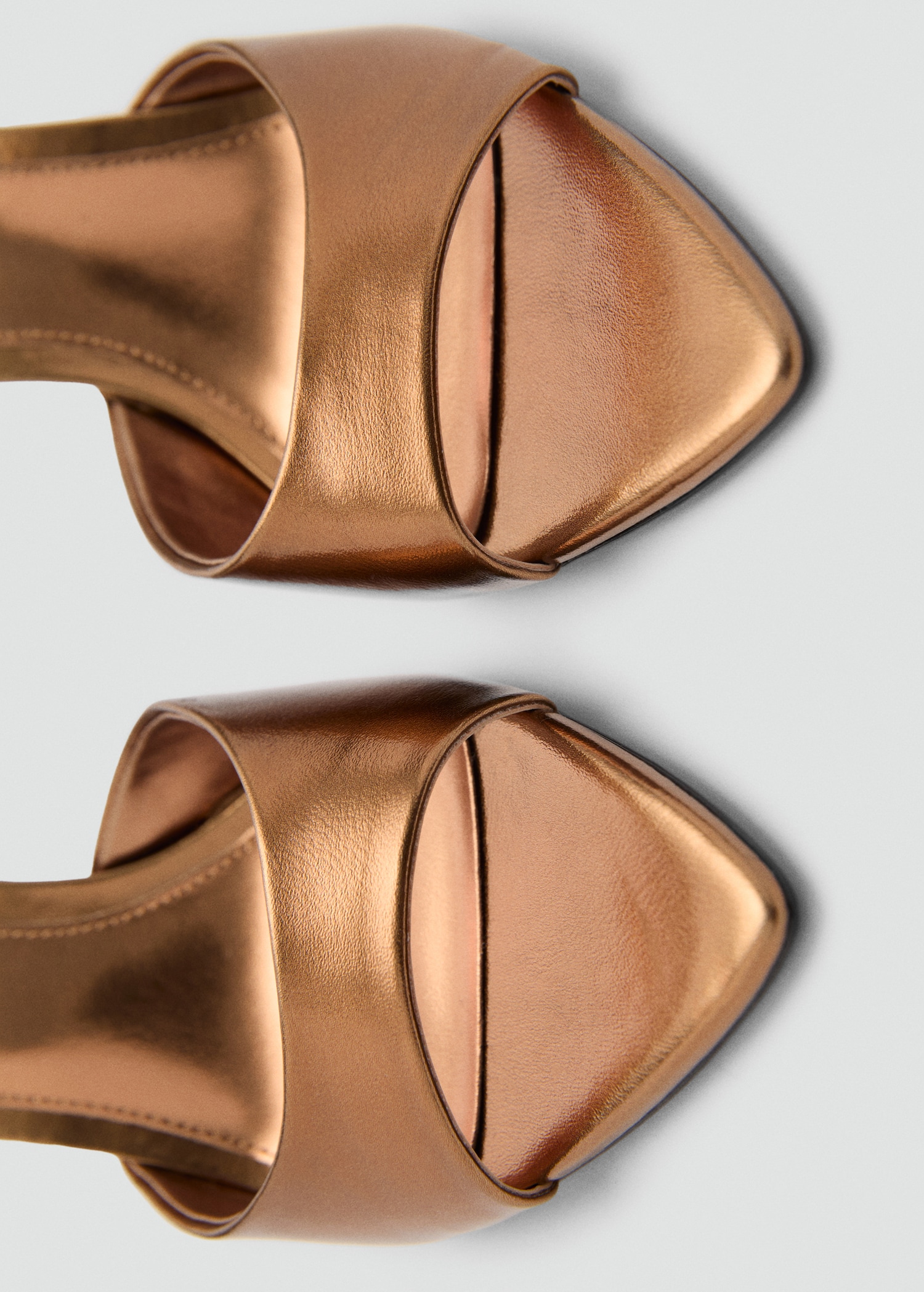 Mid Heel Sandalia Bronce Tacon Sandalias De Tacon Color Bronce