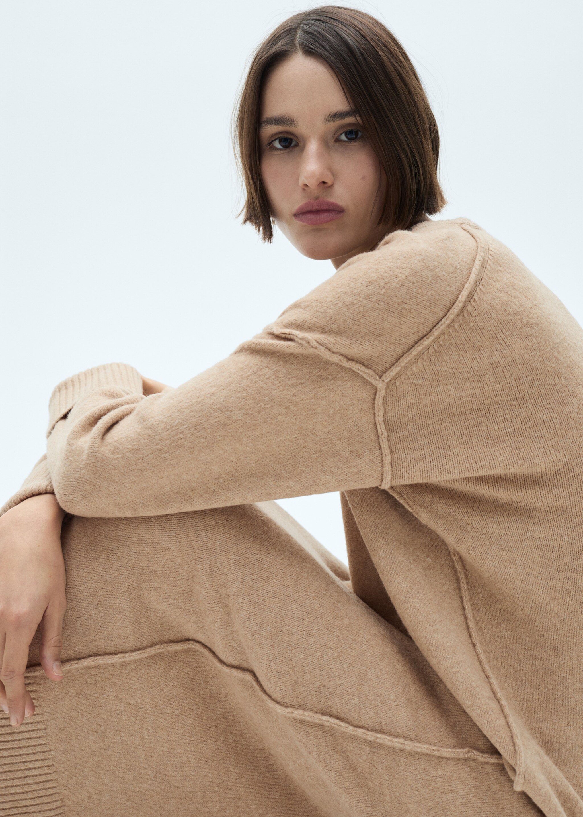 Knitted dress with ribbed finishes - Details of the article 2
