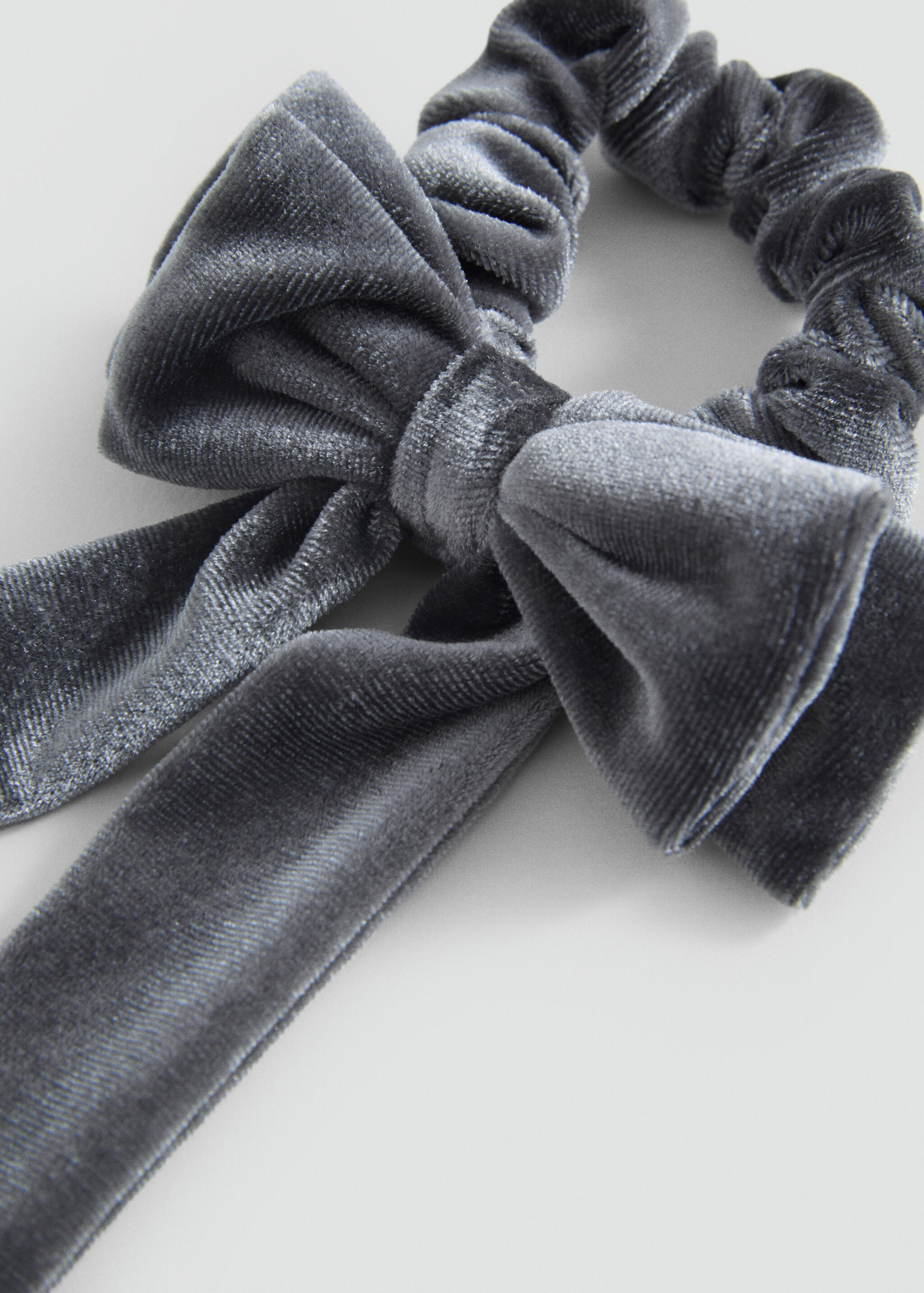 Velvet bow hair tie - رؤية وسط
