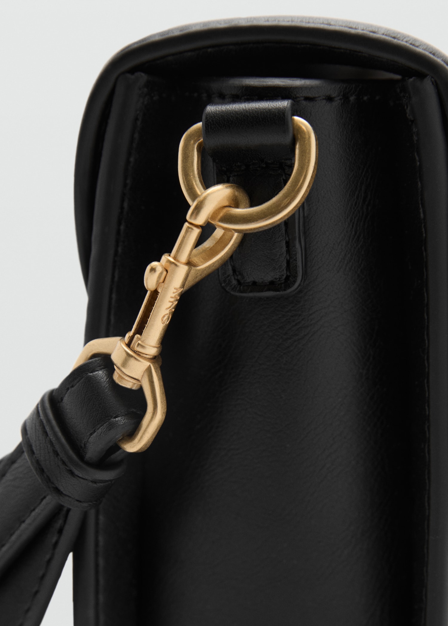 Crossbody bag with flap - Details of the article 2