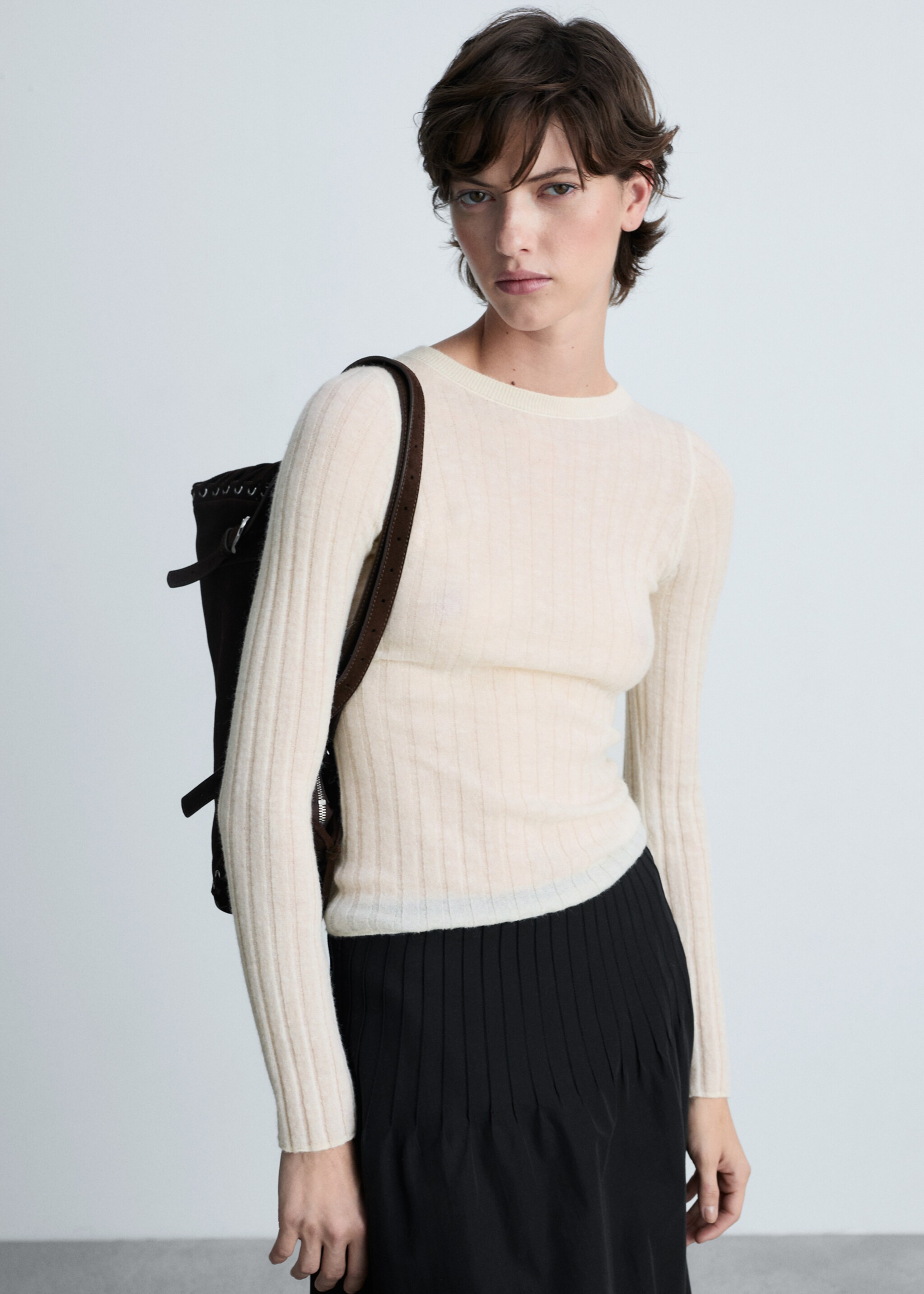 Pull-over maille côtelée col rond - Plan moyen