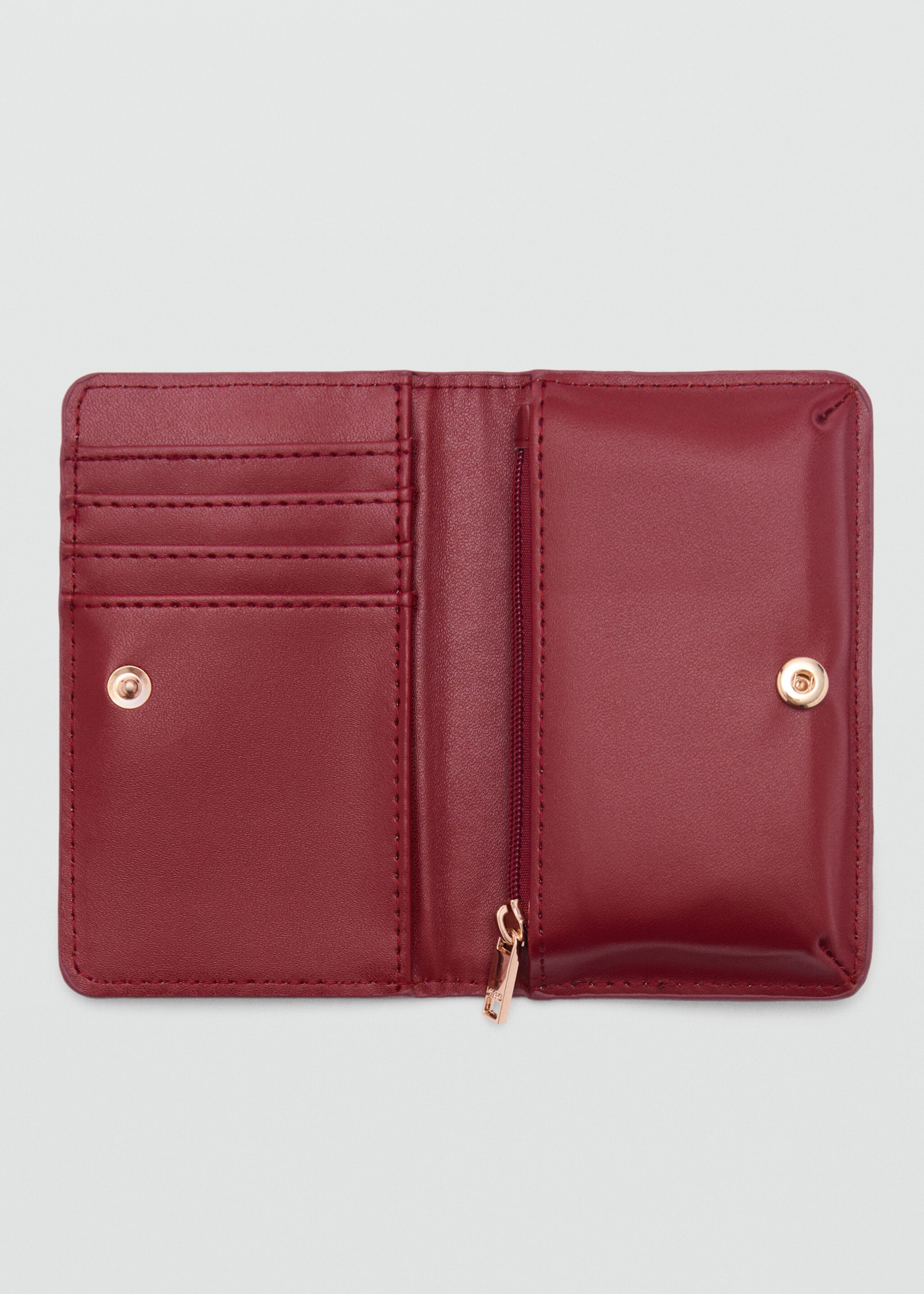 Crocodrile wallet with flap - Details of the article 1