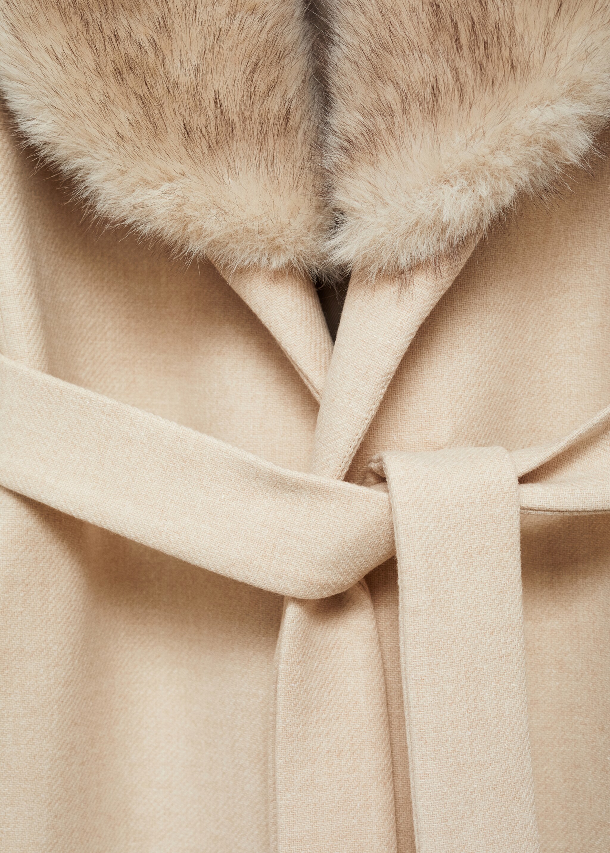 Butter wool coat with detachable collar - Details of the article 0