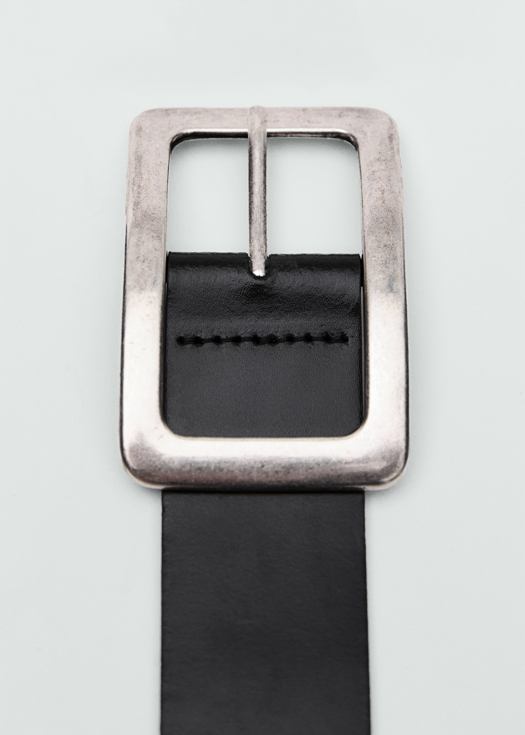 Leather belt with square buckle  - Details of the article 1