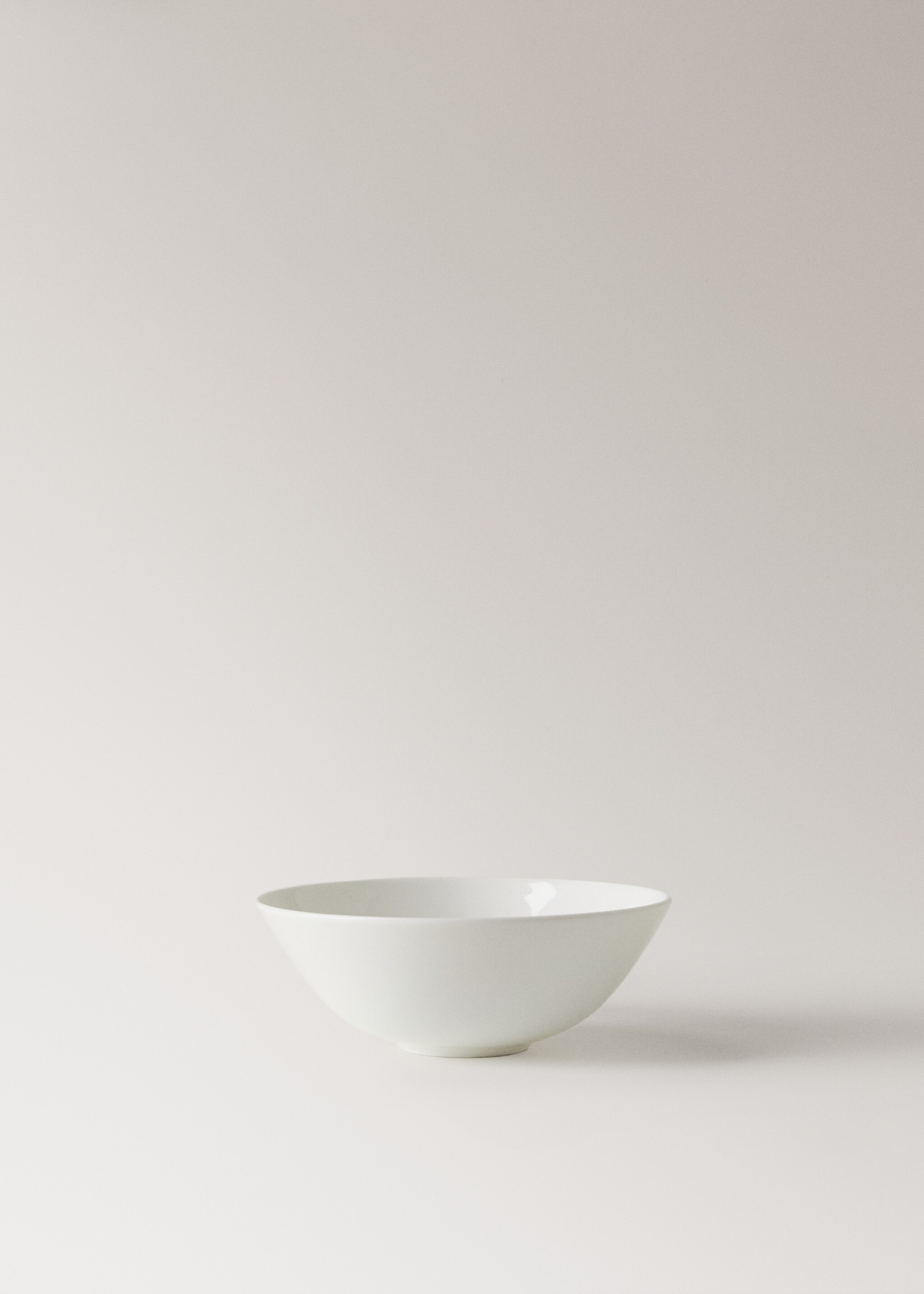 Μπολ από λευκή πορσελάνη - Προϊόν χωρίς μοντέλο, Υπόλευκο. Ref: 87050459-00.