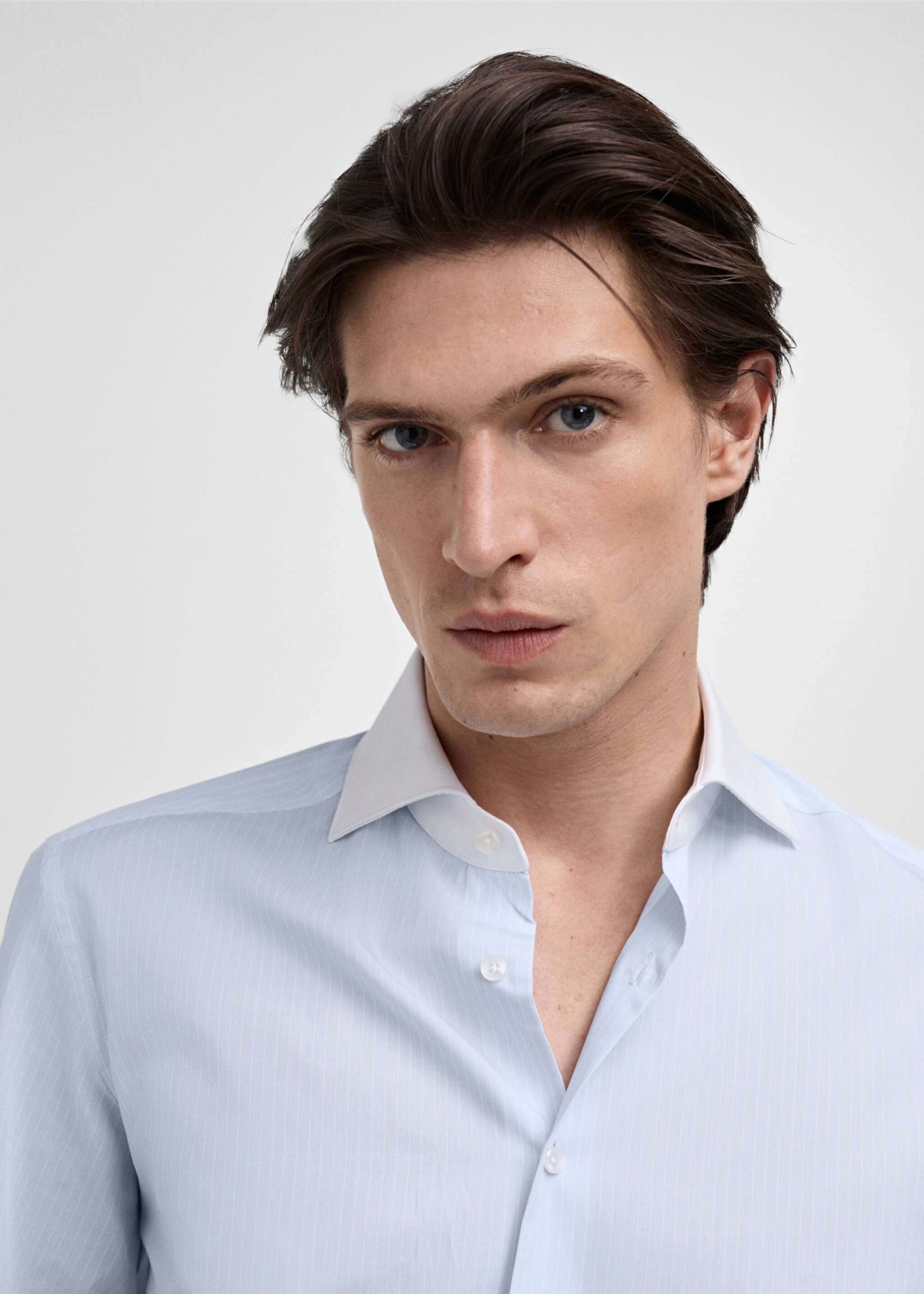 Striped suit shirt with contrasting collar - Details of the article 1