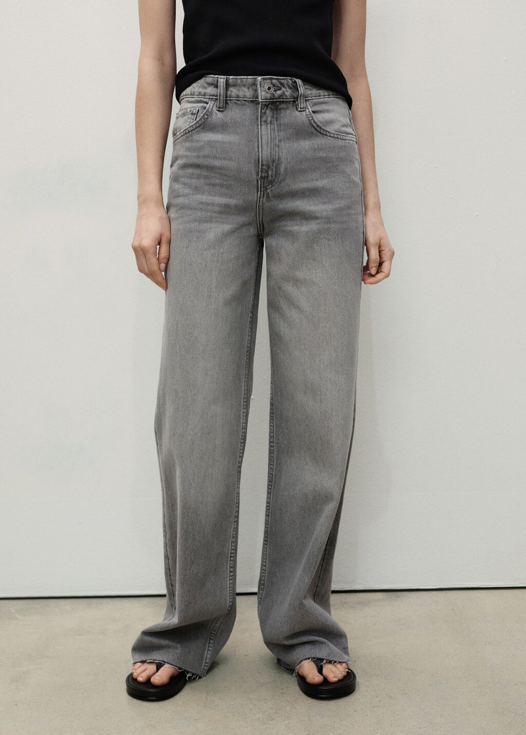 Danila wideleg high-rise jeans - Women | MANGO China