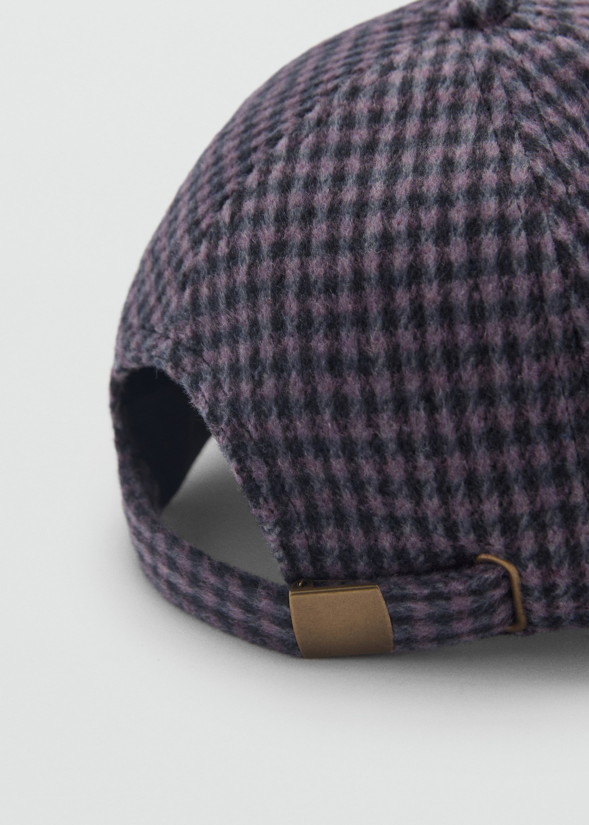 Cap with visor - Details of the article 1