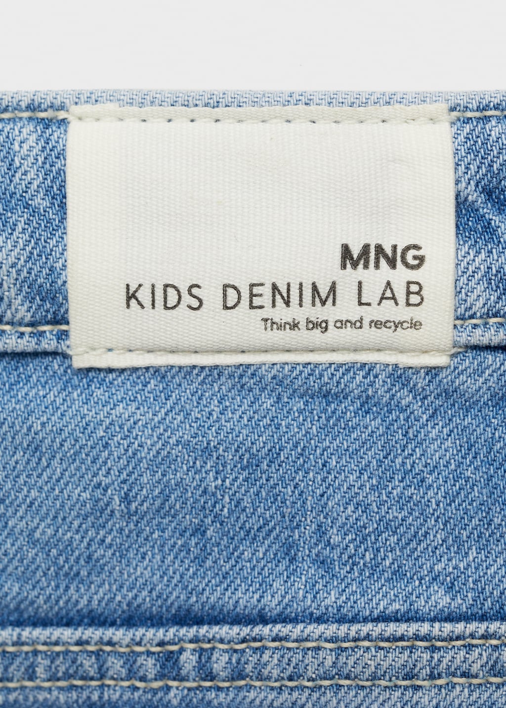 Buttoned denim skirt