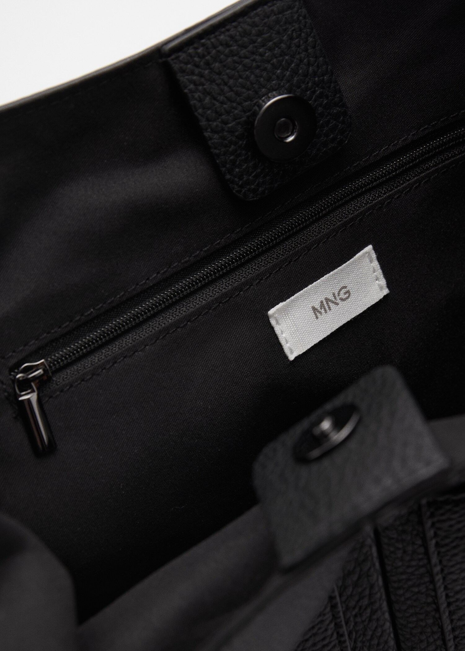Henkeltasche mit Nieten - Detail des Artikels 2