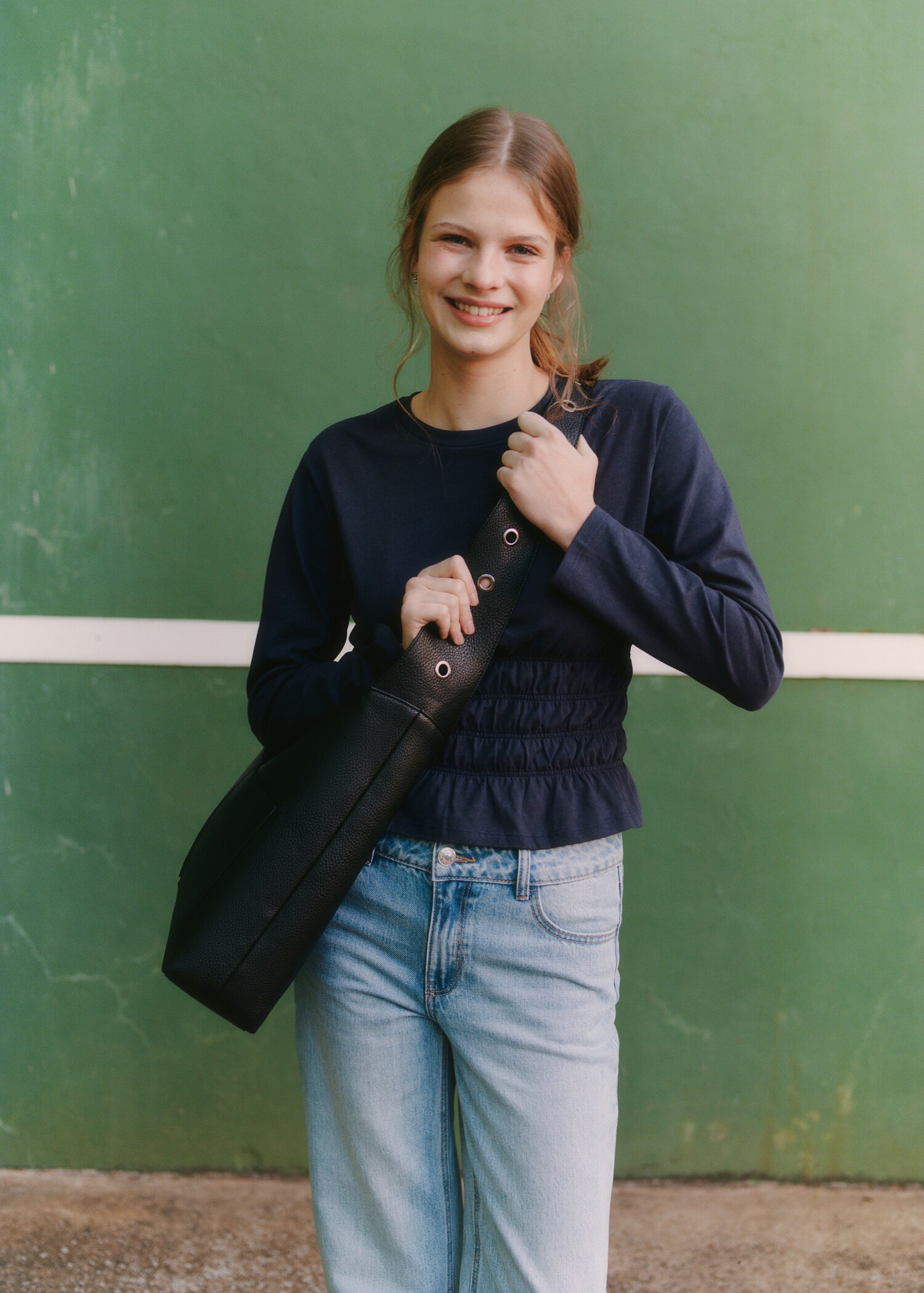 Henkeltasche mit Nieten - Detail des Artikels 7
