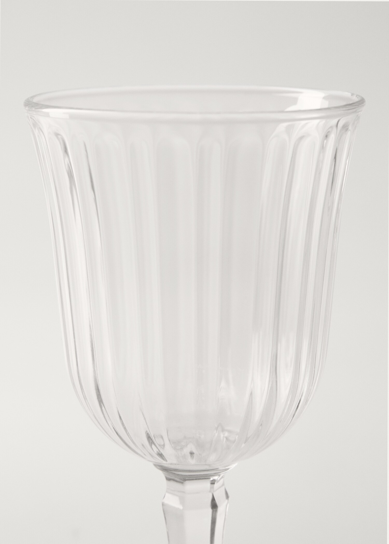 Verre à pied détail relief - Détail de l'article 2