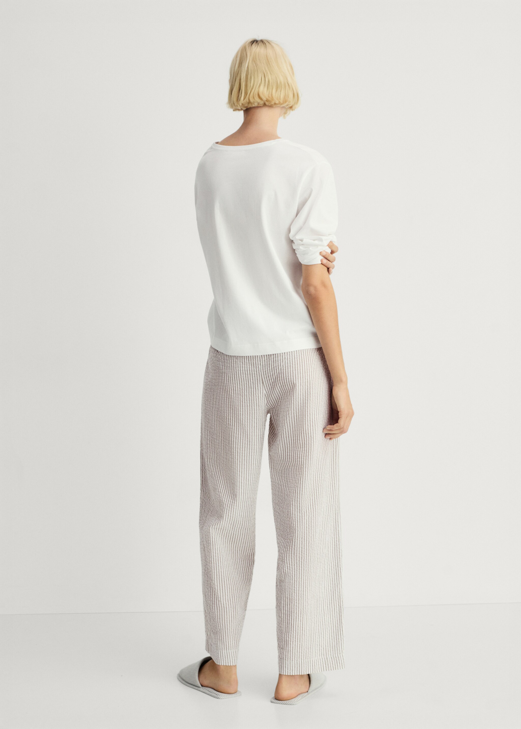Seersucker striped two-piece pyjamas - Reverse of the article