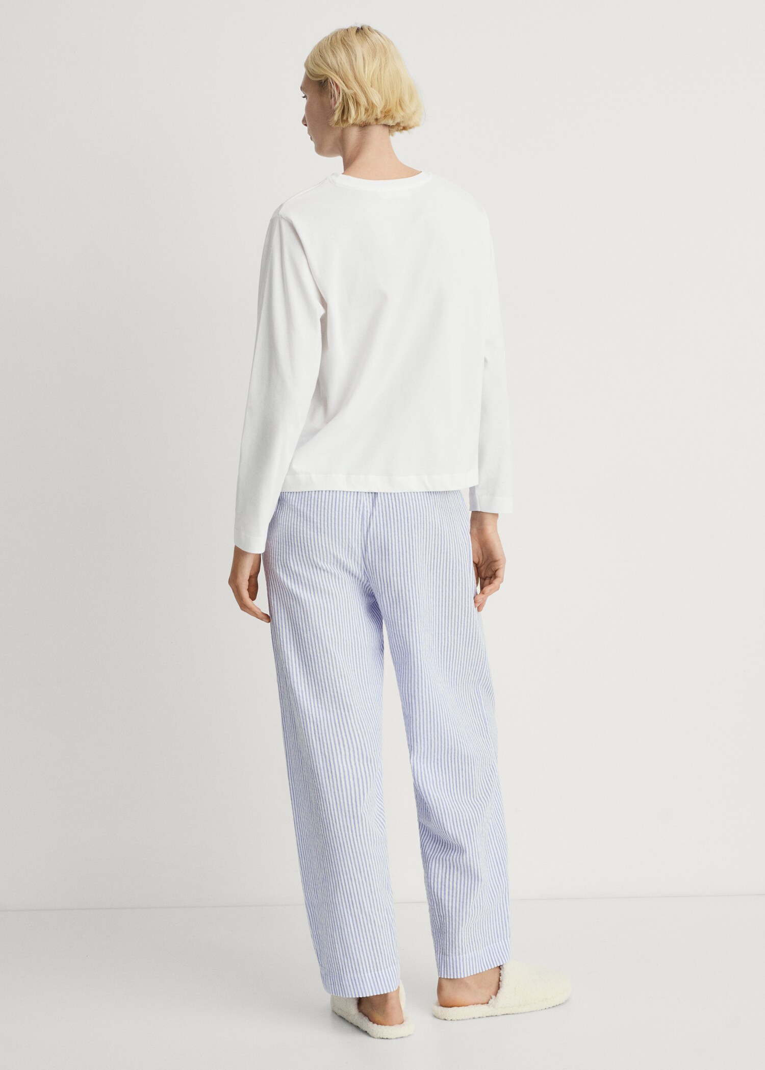 Seersucker striped two-piece pyjamas - Reverse of the article