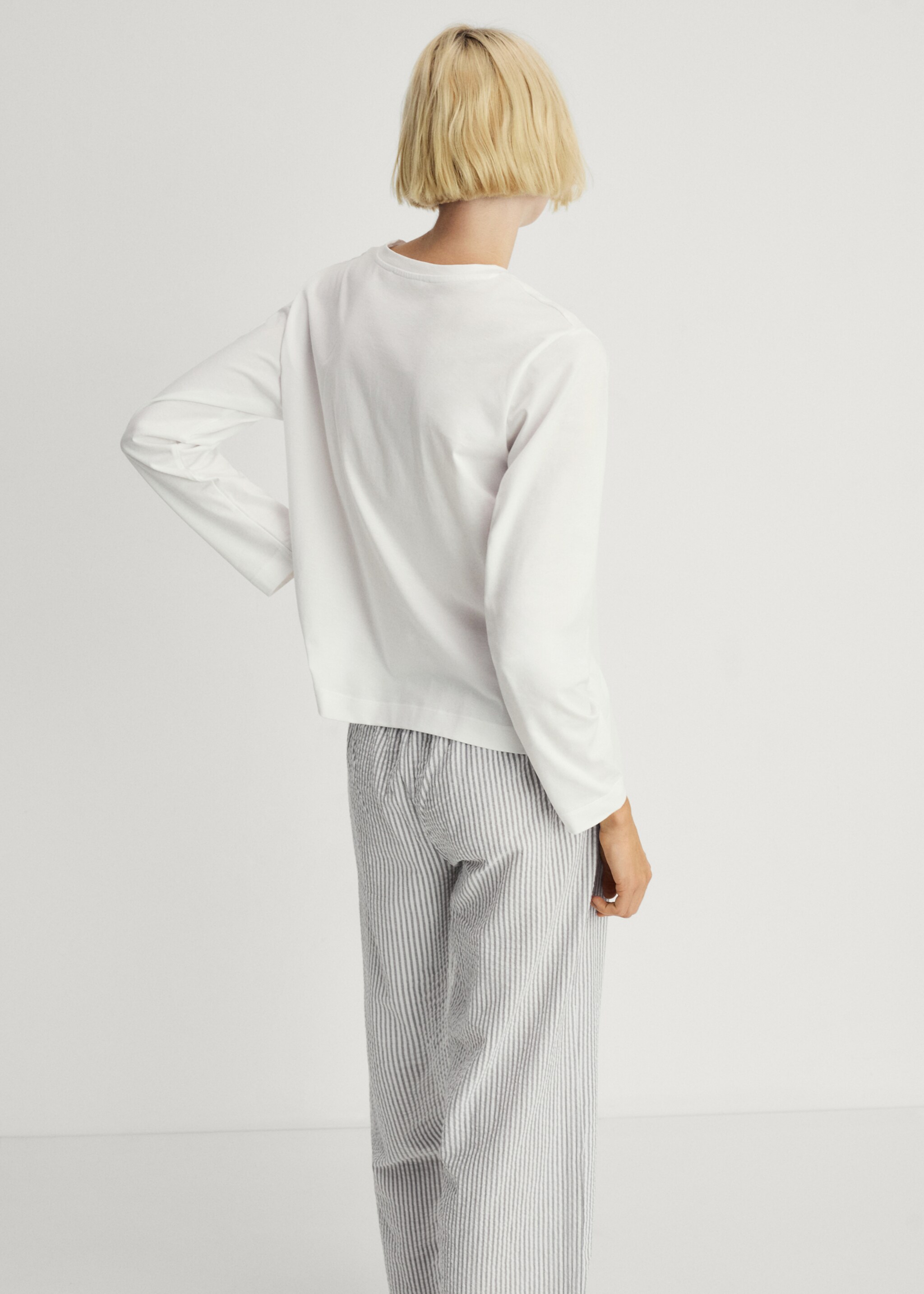 Seersucker striped two-piece pyjamas - Reverse of the article