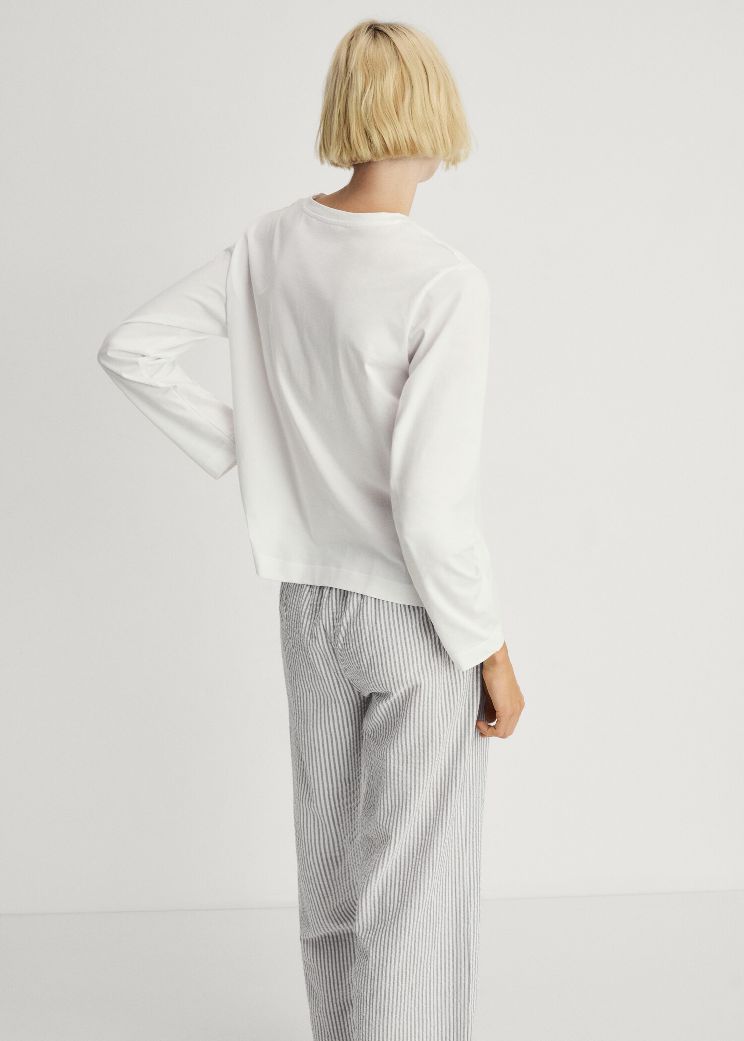 Seersucker striped two-piece pyjamas - Reverse of the article