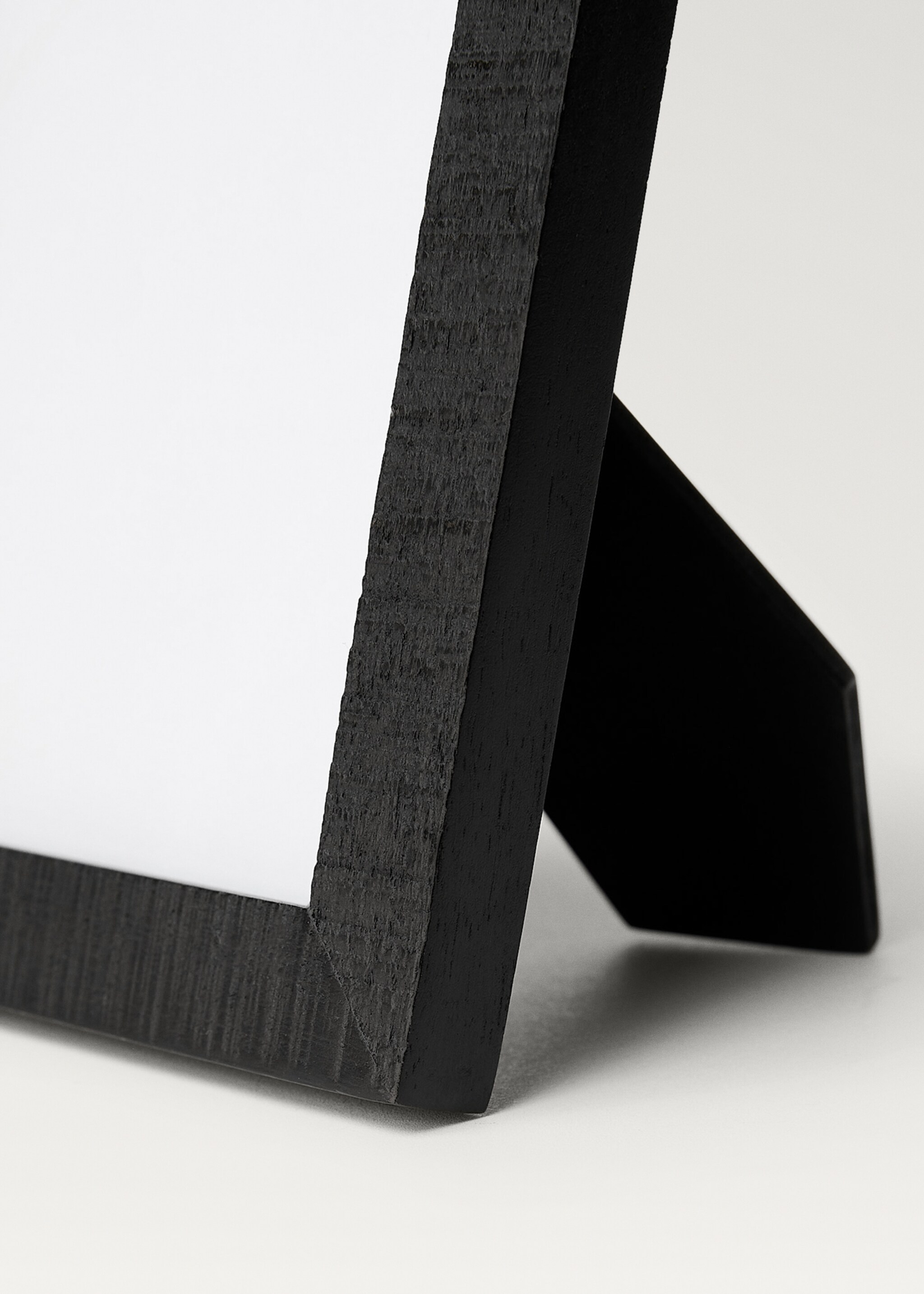Medium textured wood frame - Details of the article 3