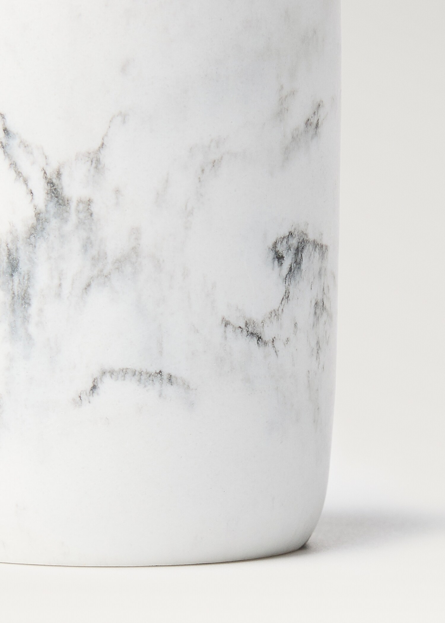 Marble-effect resin bathroom glass - Details of the article 2