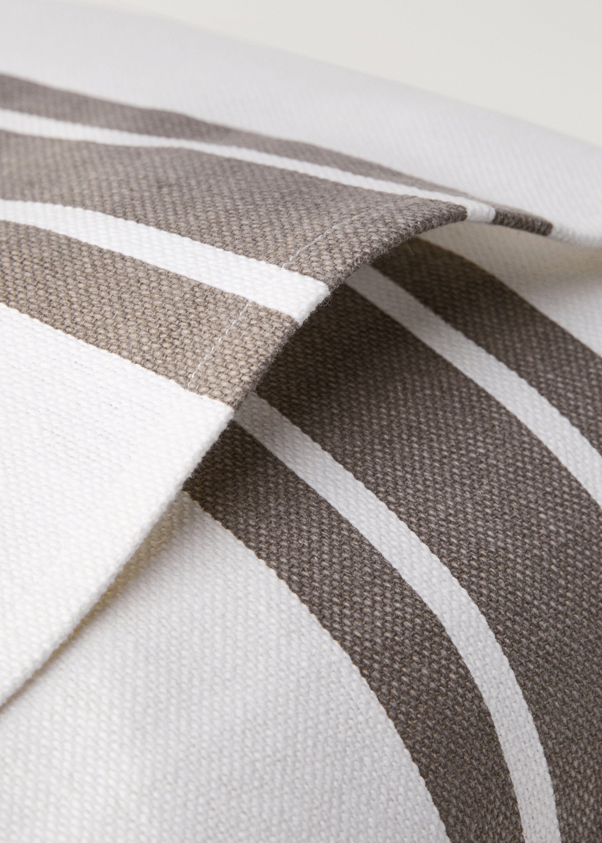Cushion cover with stripe detail 45x45 cm - Details of the article 1