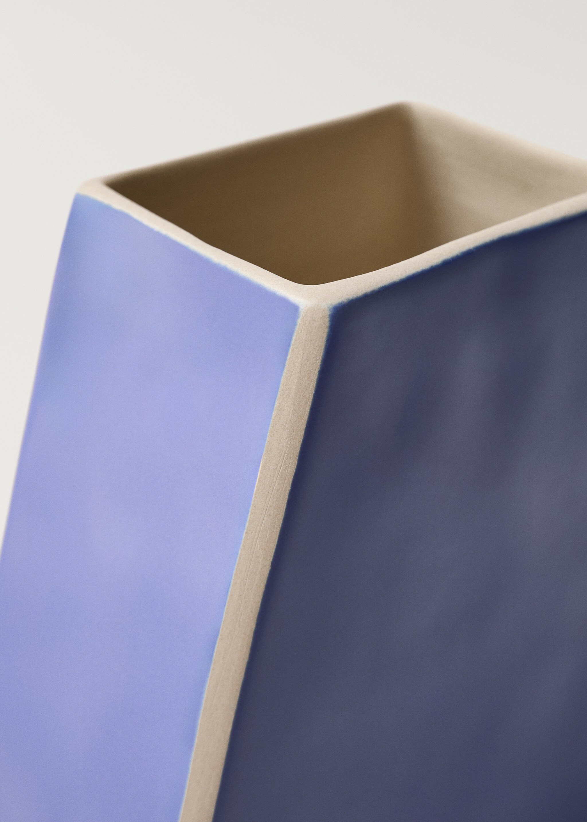 Geometric stoneware vase - Details of the article 1