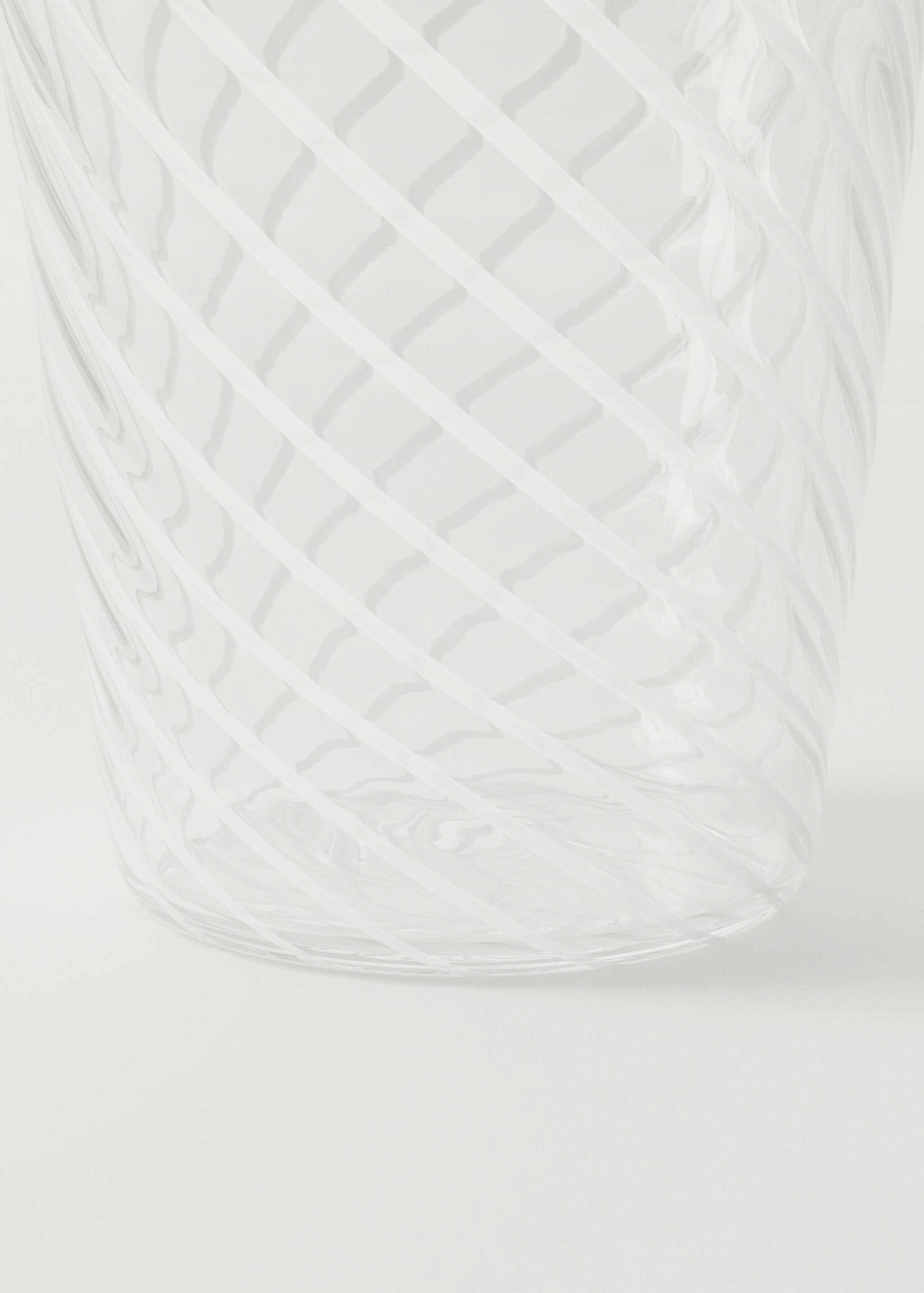 Kleines Borosilikat-Trinkglas mit farbiger Spirale - Detail des Artikels 3