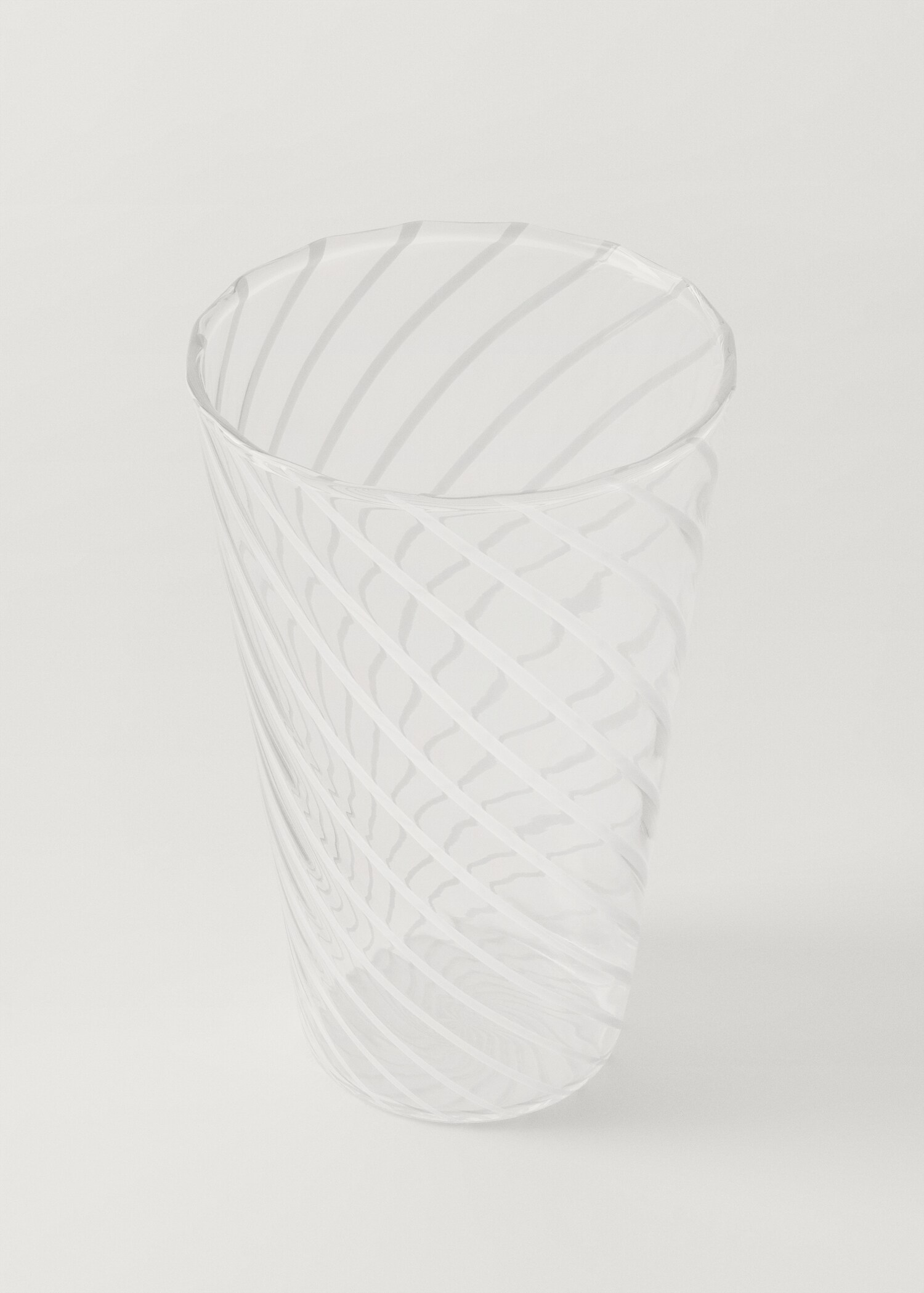 Mittelgroßes Borosilikat-Trinkglas mit farbiger Spirale - Detail des Artikels 1