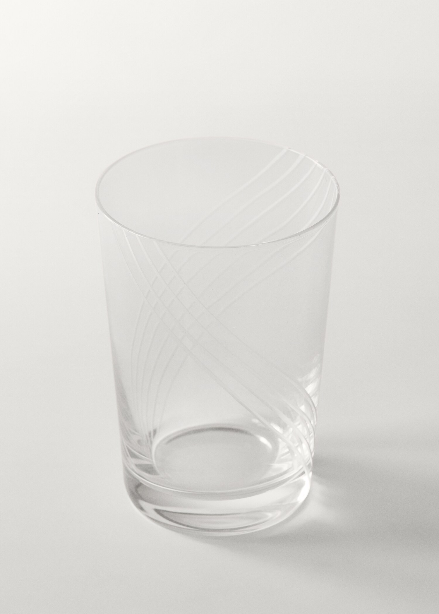 Wave-carved glass tumbler - Details of the article 3
