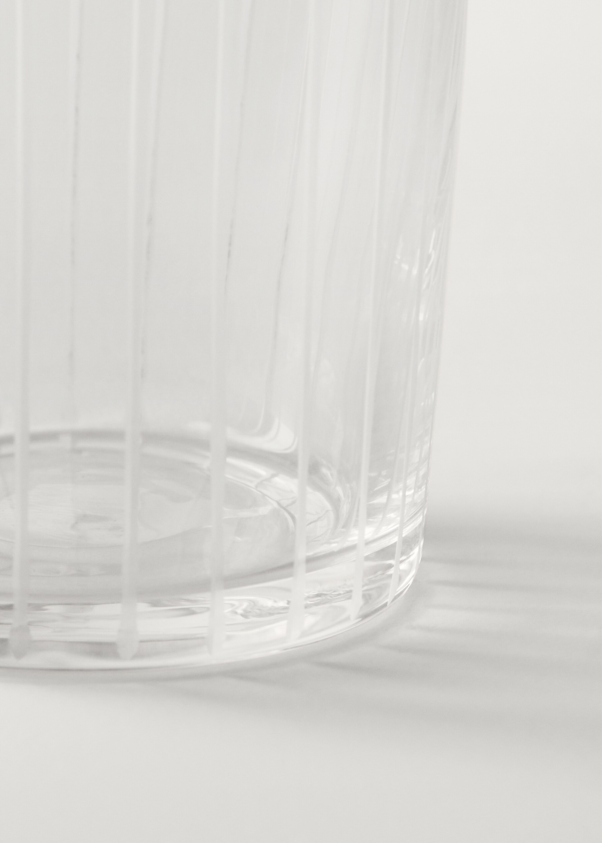 Glass with striped detail - Details of the article 1