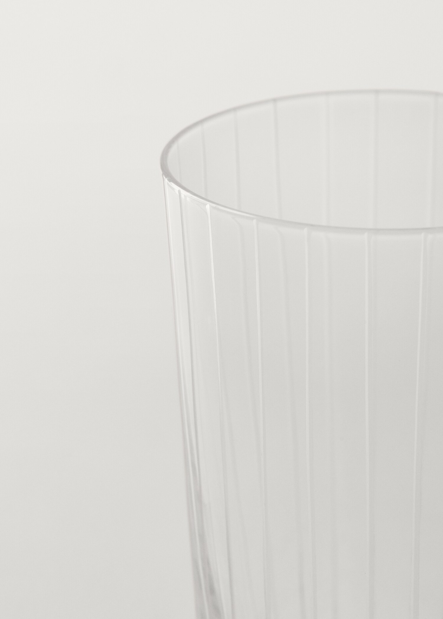 Glass with striped detail - Details of the article 3