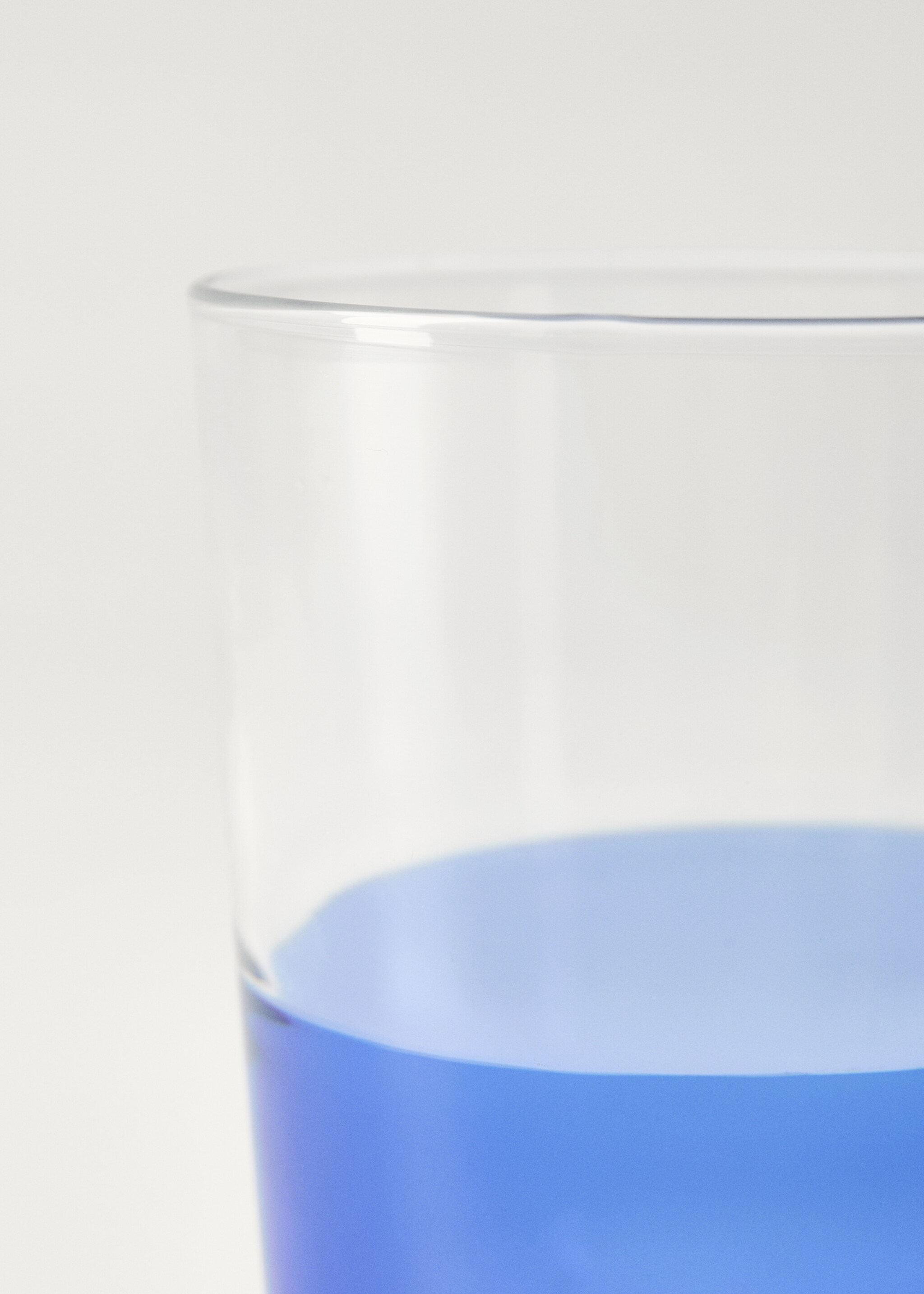 Borosilicate glass with two-tone design - Details of the article 2