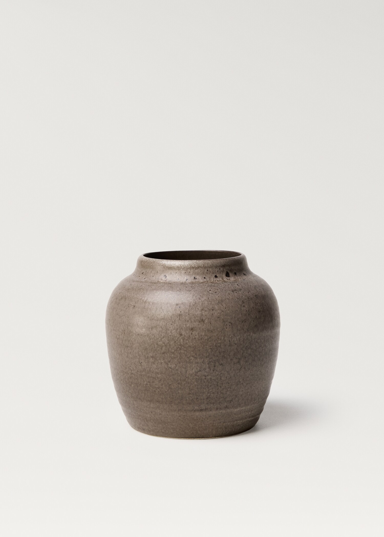 Mały wazon ceramiczny o pękatym kształcie - Artykuł bez modela/modelki