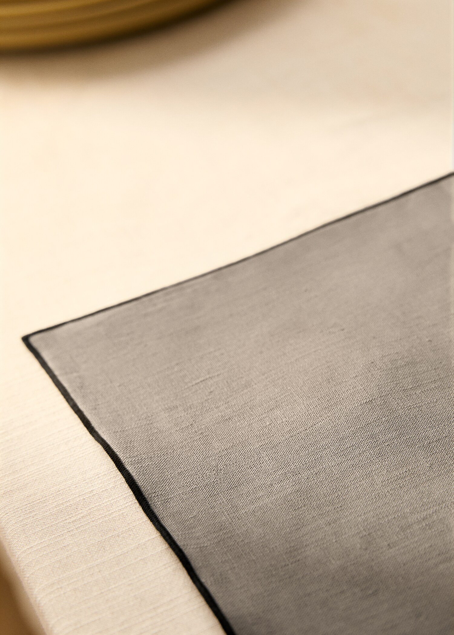 Linen placemat with ribbed detail - Details of the article 7