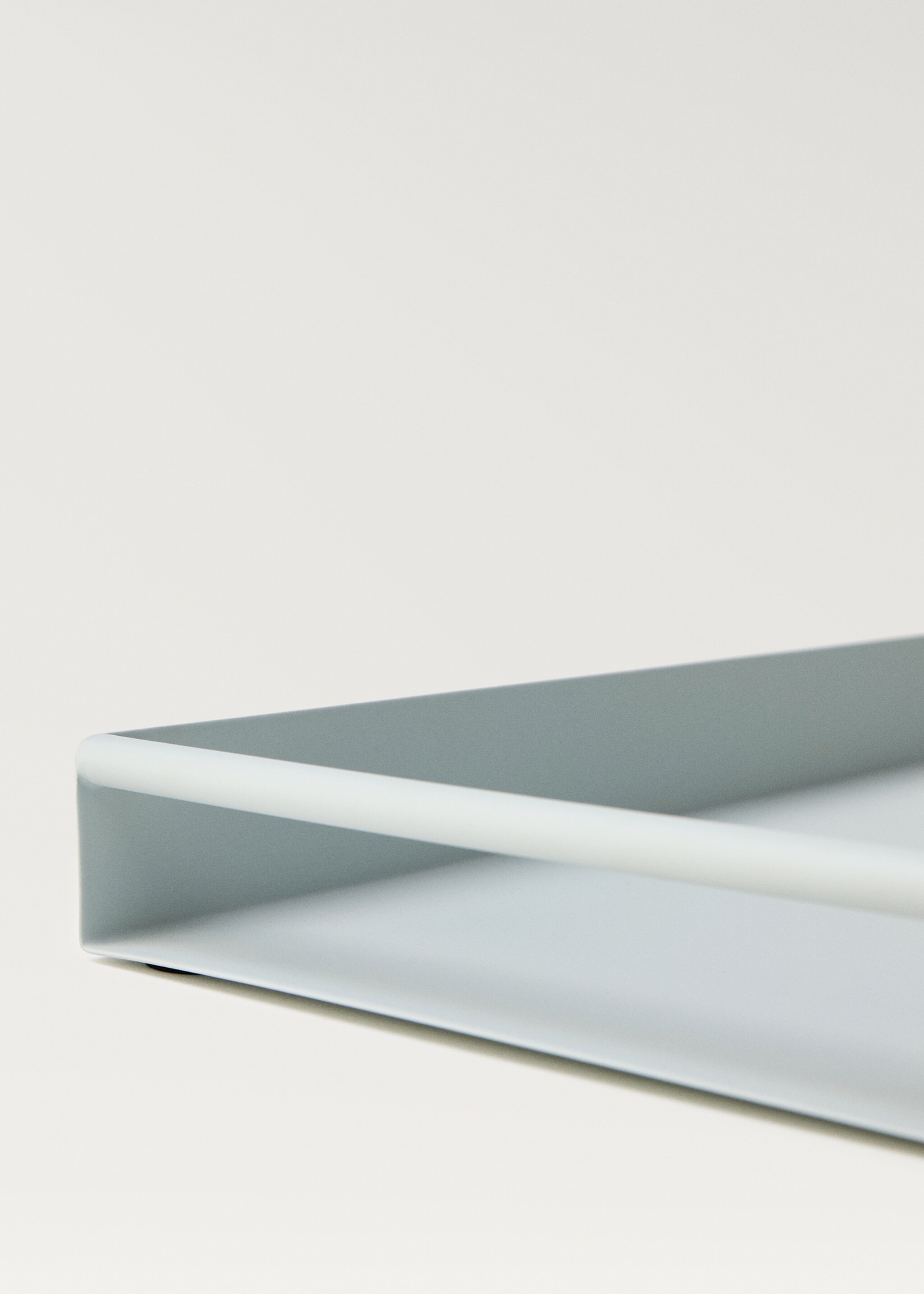 Rectangular metal tray with handles - Details of the article 1