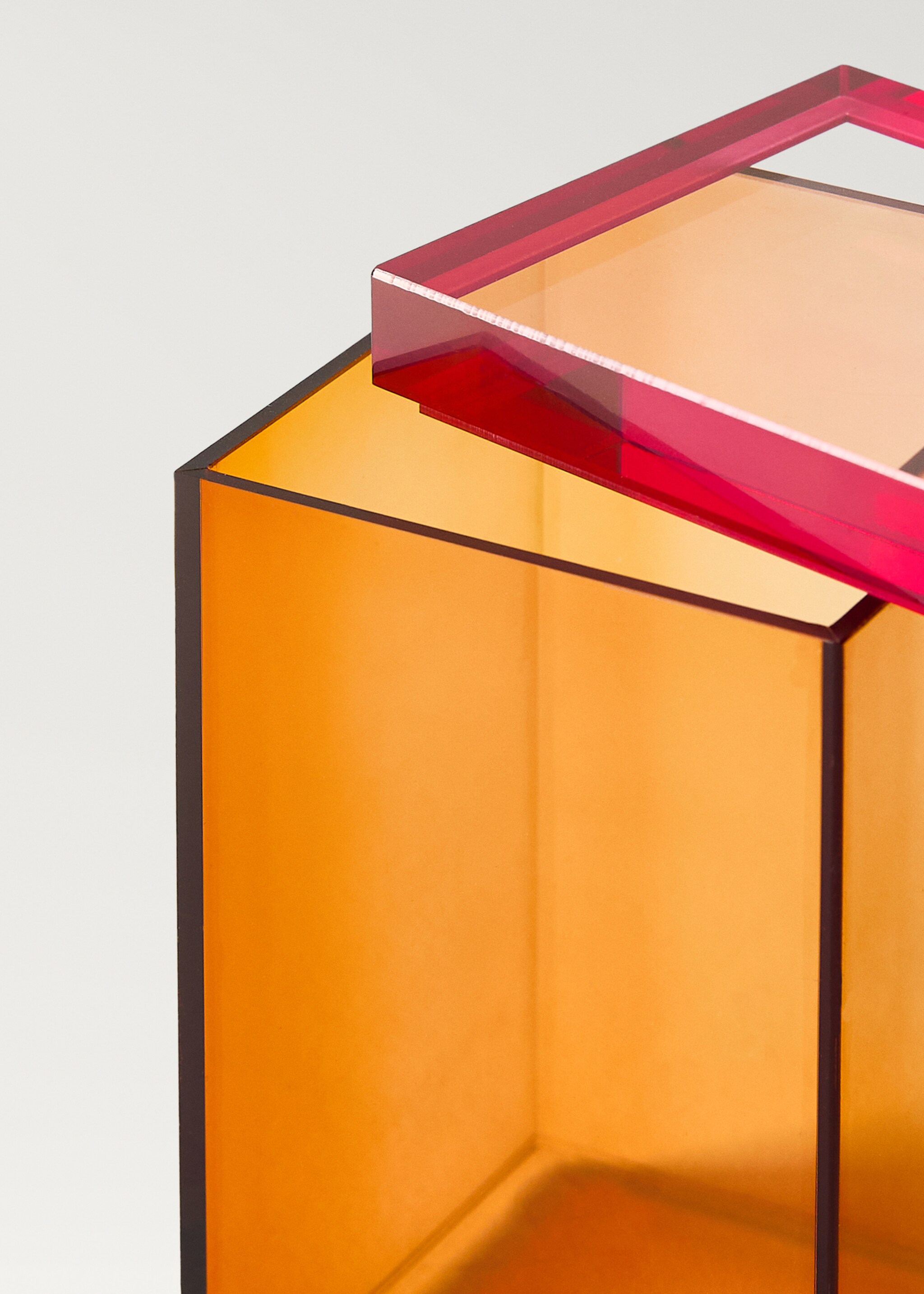Small two-tone acrylic box - Details of the article 3