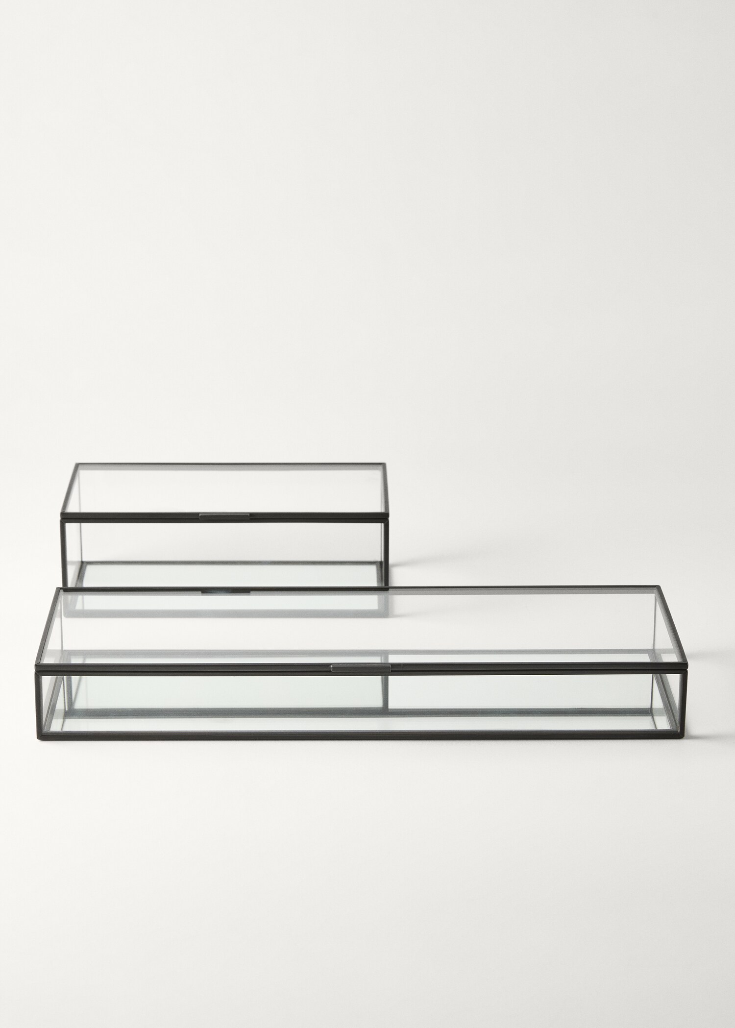 Small glass and metal jewellery box - Details of the article 4