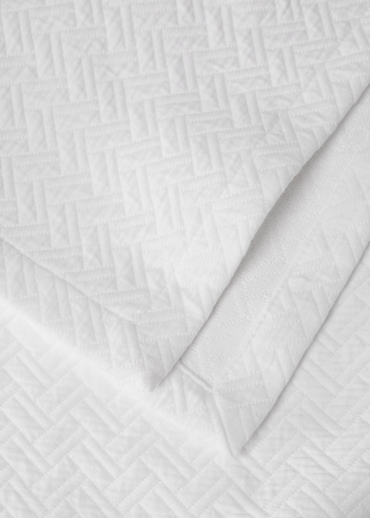 Cotton jacquard geometric bedspread for 90cm bed - Details of the article 2