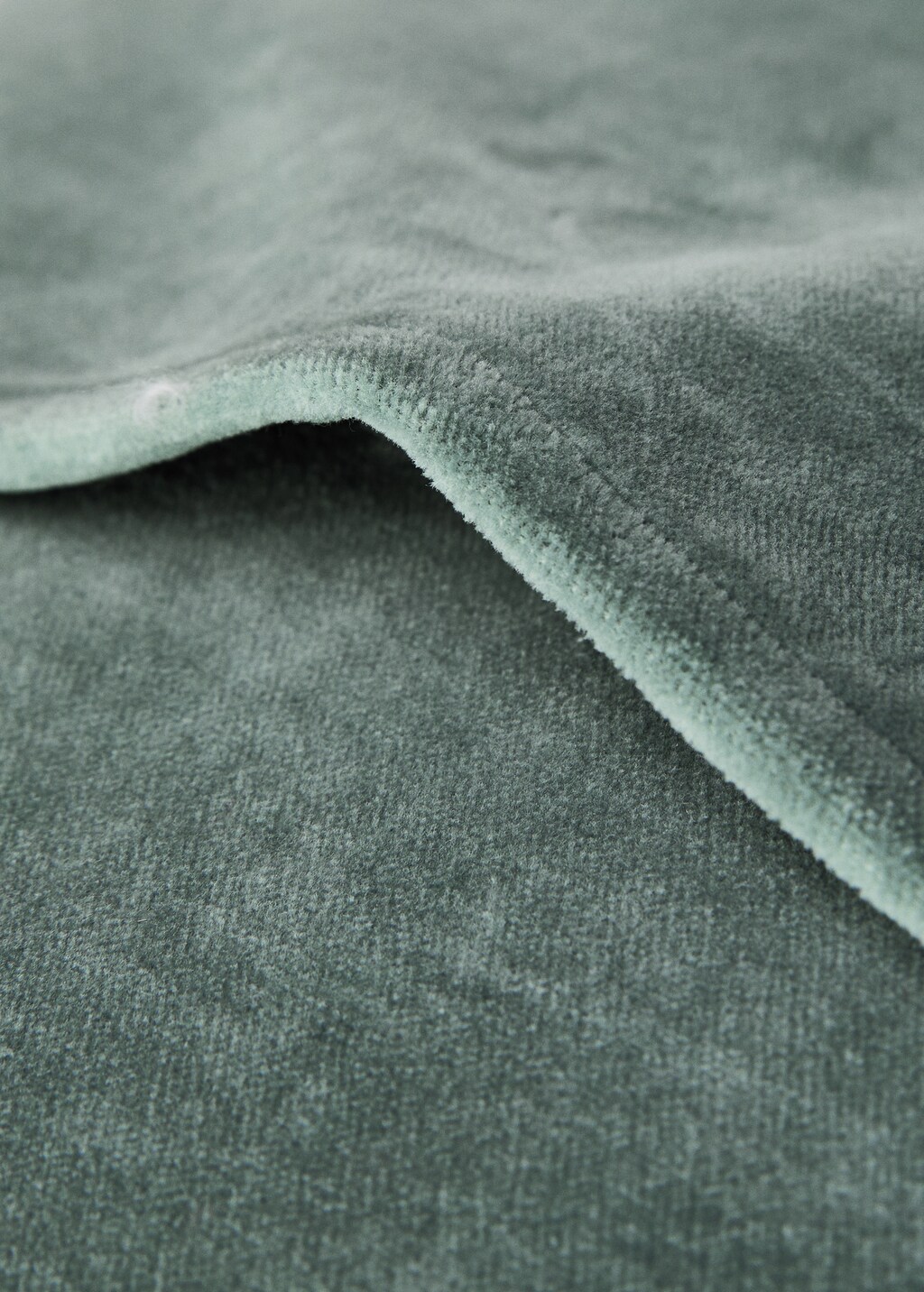 Velvet cushion cover with seam detail 50x50 cm