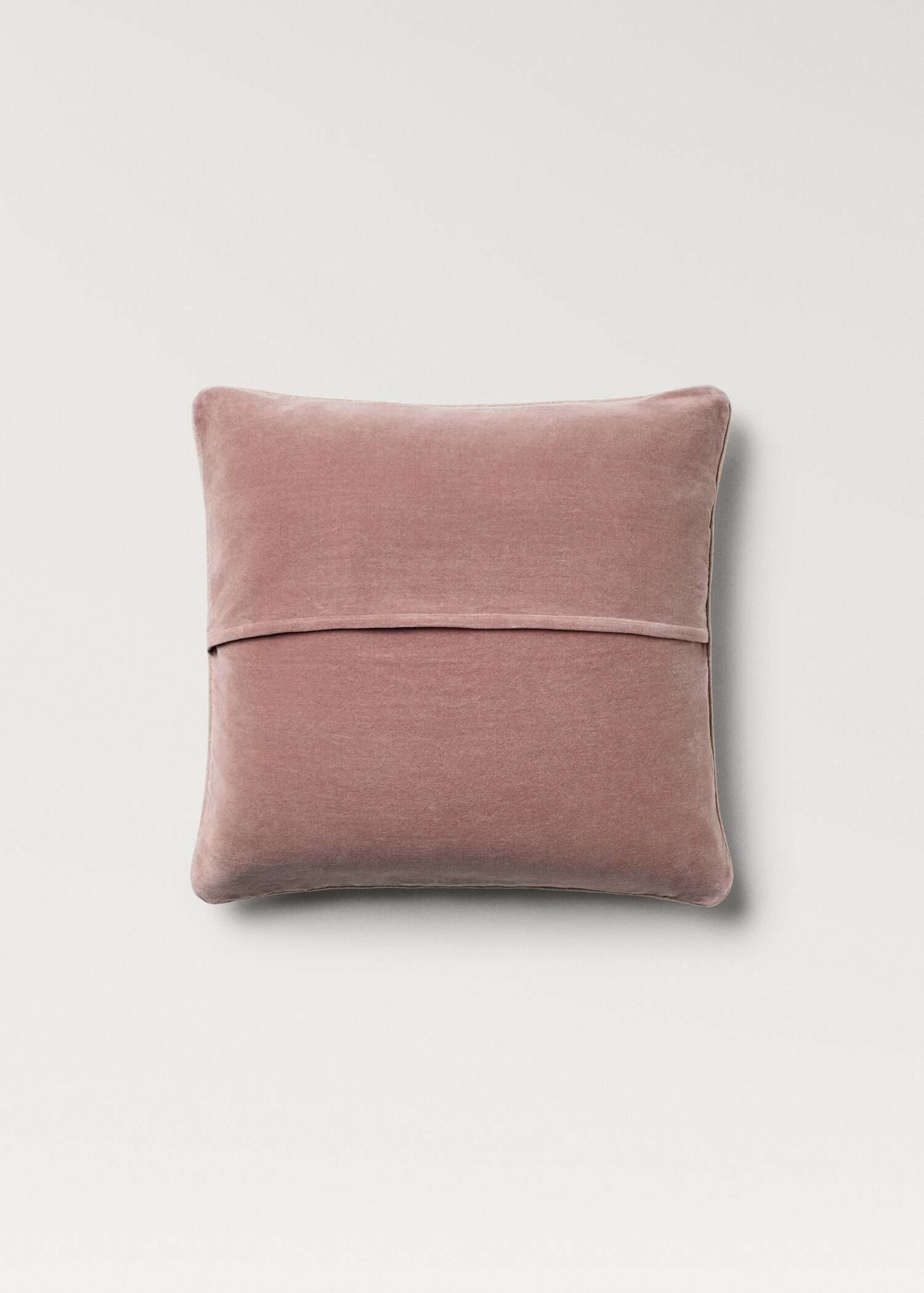 Velvet cushion cover with seam detail 50x50 cm - Details of the article 1