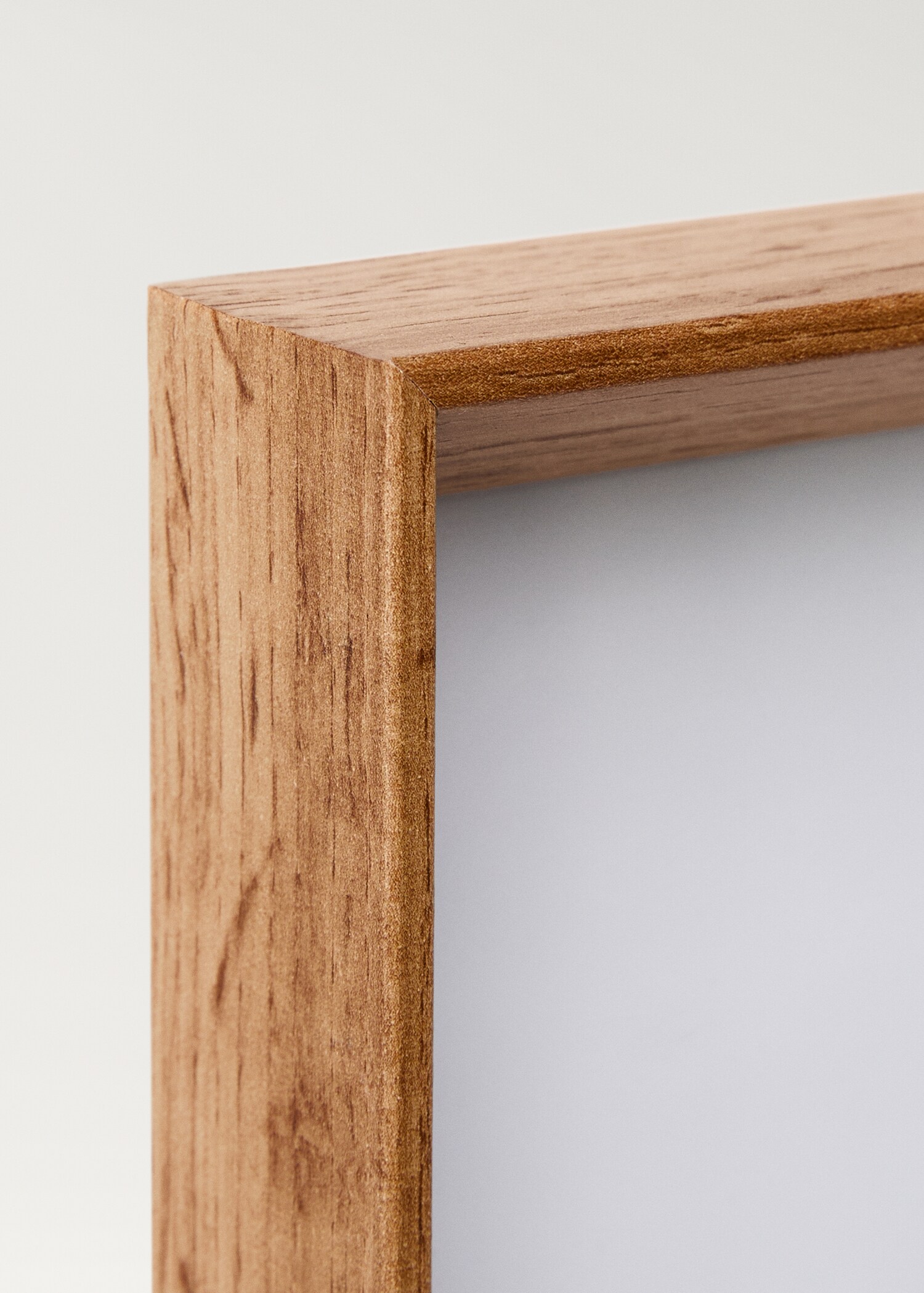 Medium bevelled wood frame - Details of the article 1