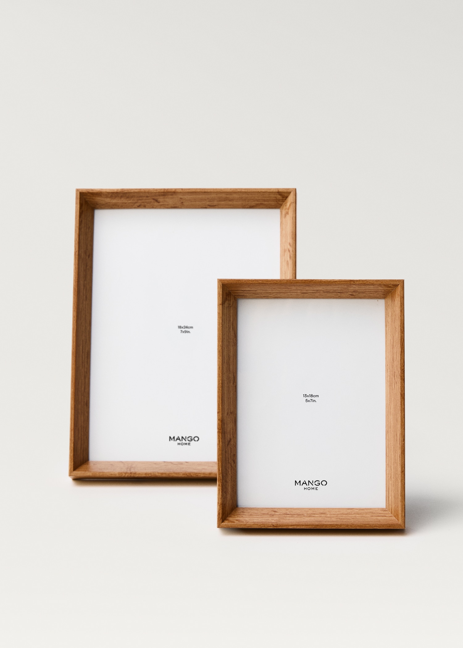 Medium bevelled wood frame - Details of the article 3