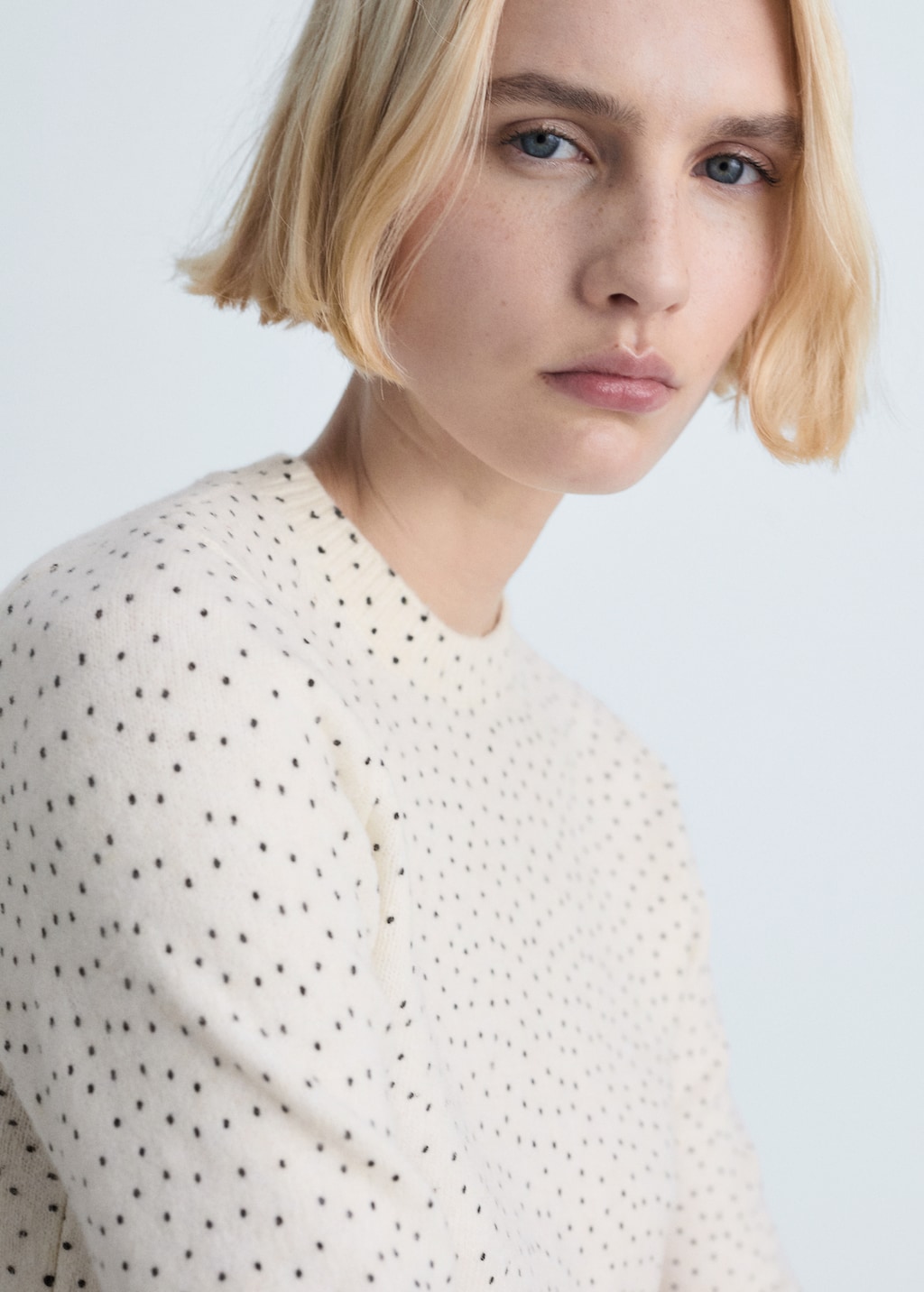 Polka-dot knitted sweater - image 4