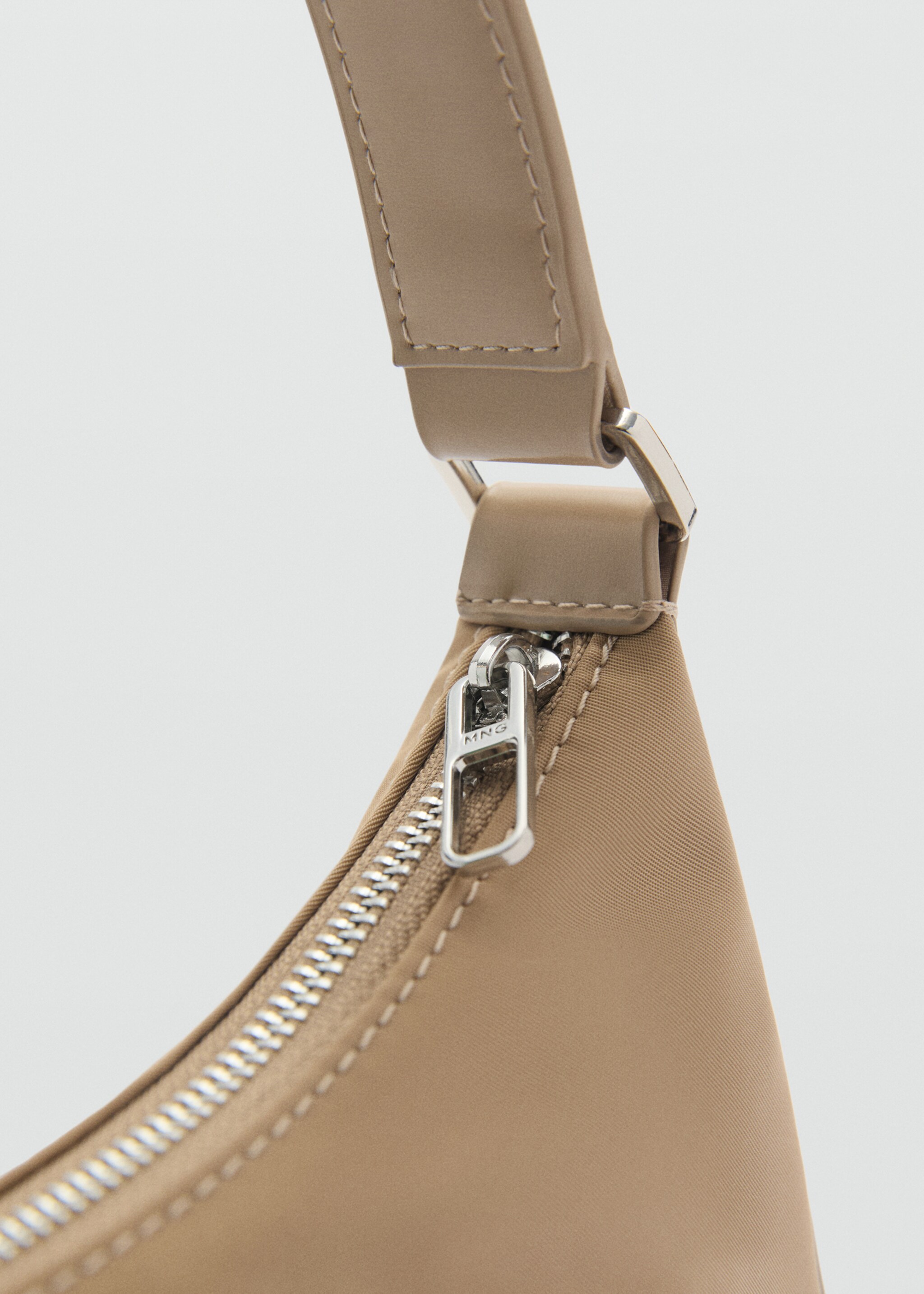 Small nylon shoulder bag - Details of the article 2