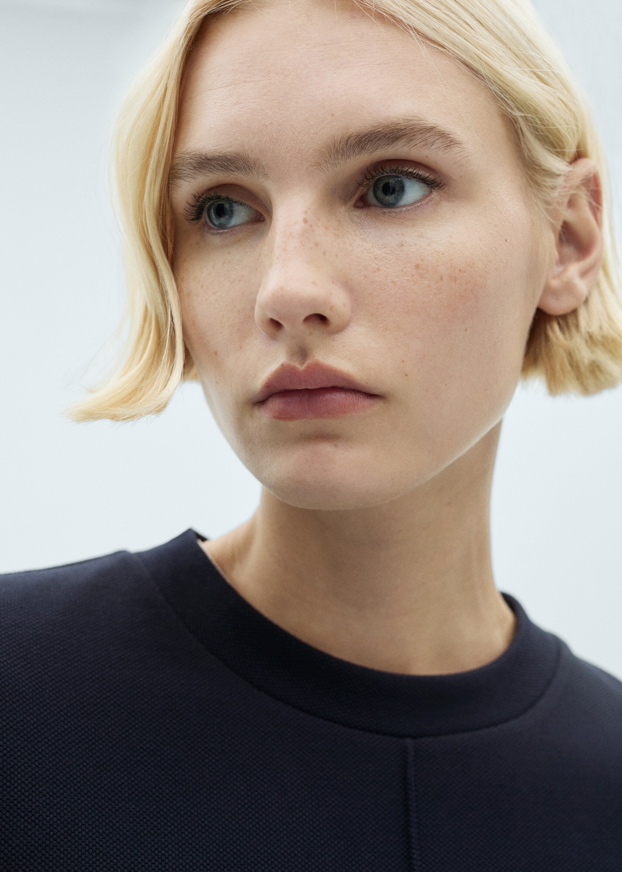 Crew-neck sweatshirt with stitching detail - Details of the article 1