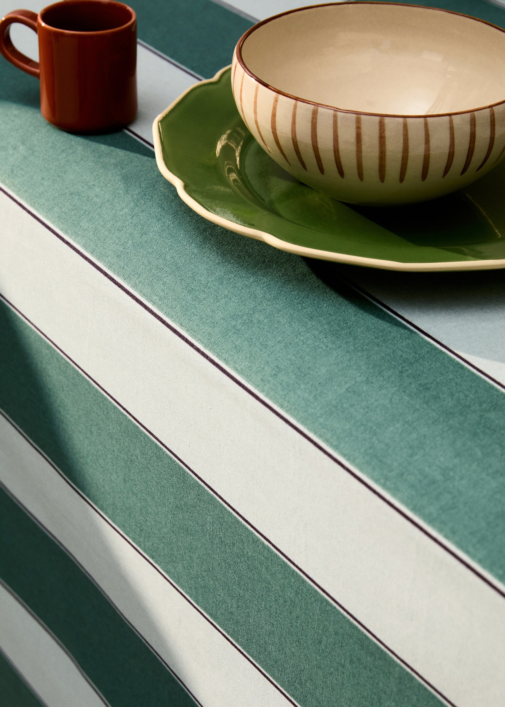 Cotton tablecloth with resin stripe 2 to 4 guests - Details of the article 7