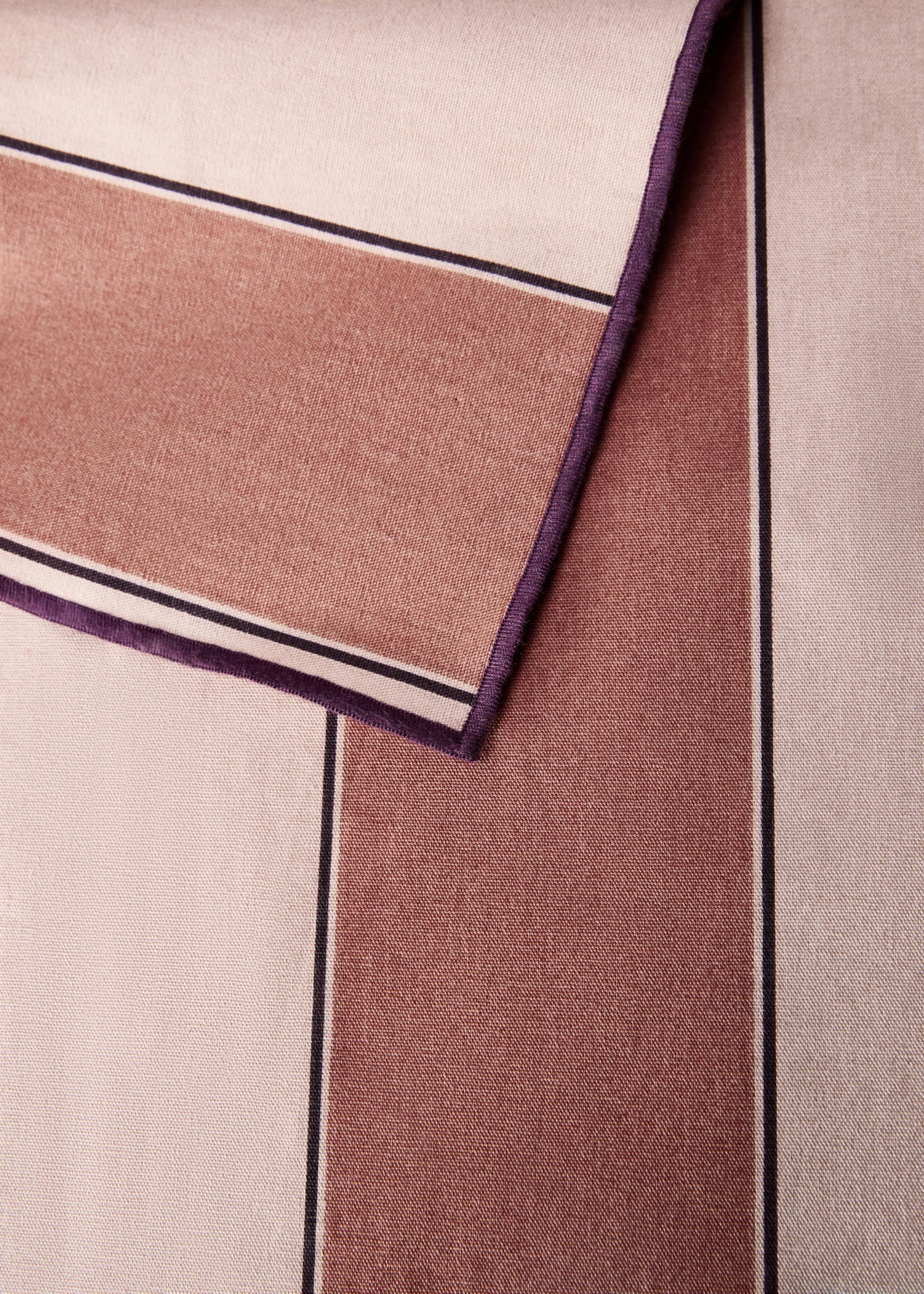 Cotton tablecloth with resin stripe for 2 to 4 diners - Details of the article 2, Pink. Ref: 87053298-00.